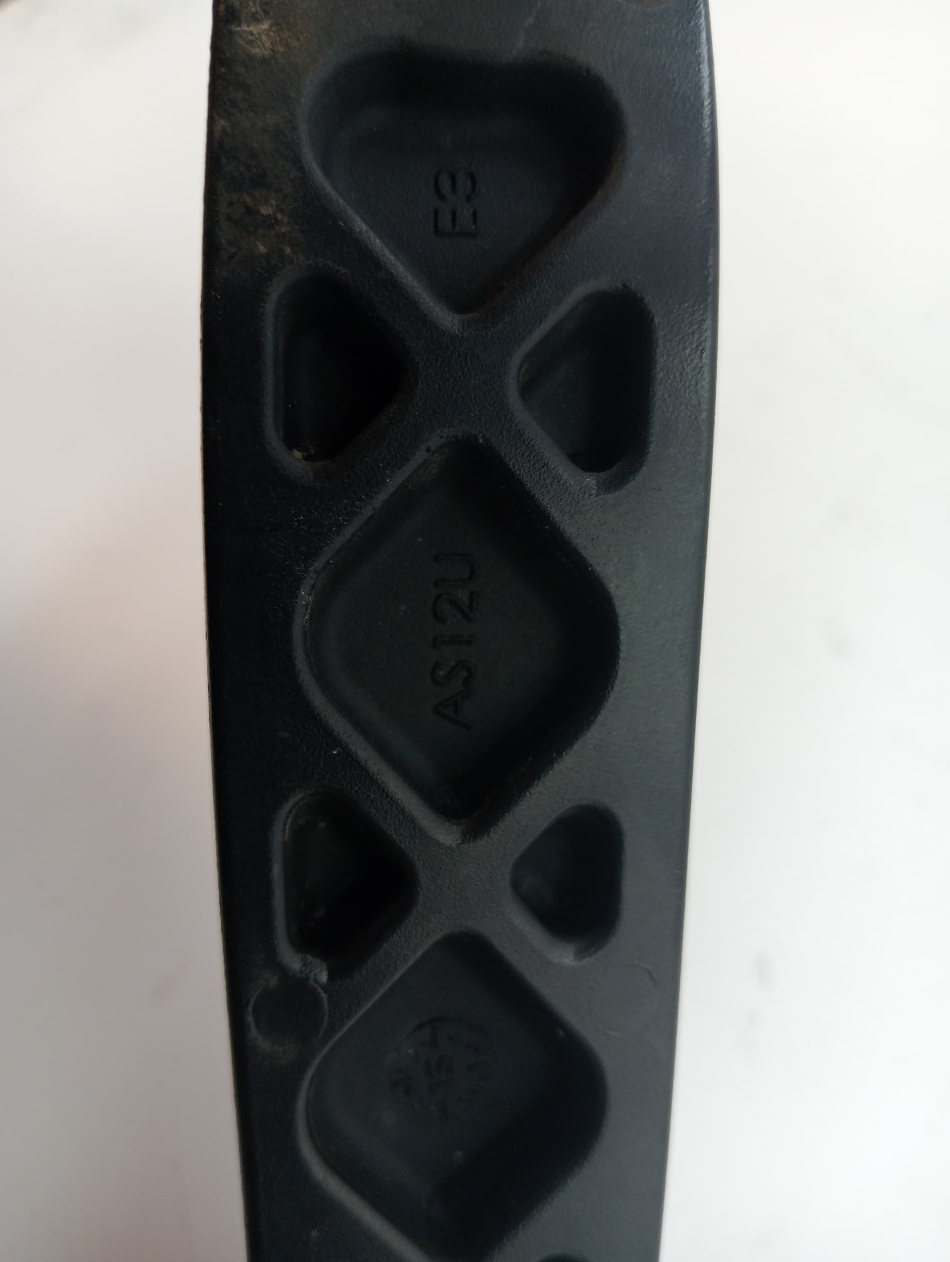 Brazo limpia delantero izquierdo RENAULT MEGANE III SPORT TOURER 2
