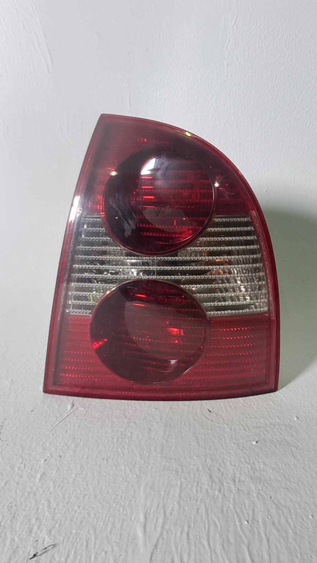 Piloto trasero derecho VOLKSWAGEN PASSAT BERLINA (3A2)
