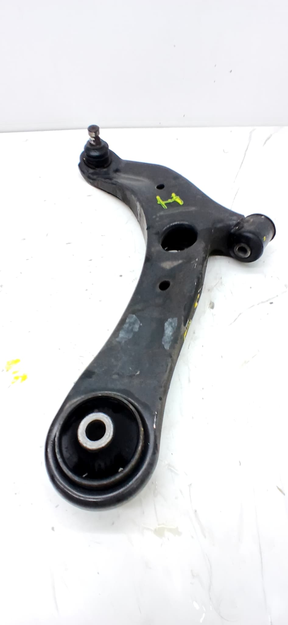 Brazo suspension inferior delantero izquierdo SSANGYONG TIVOLI