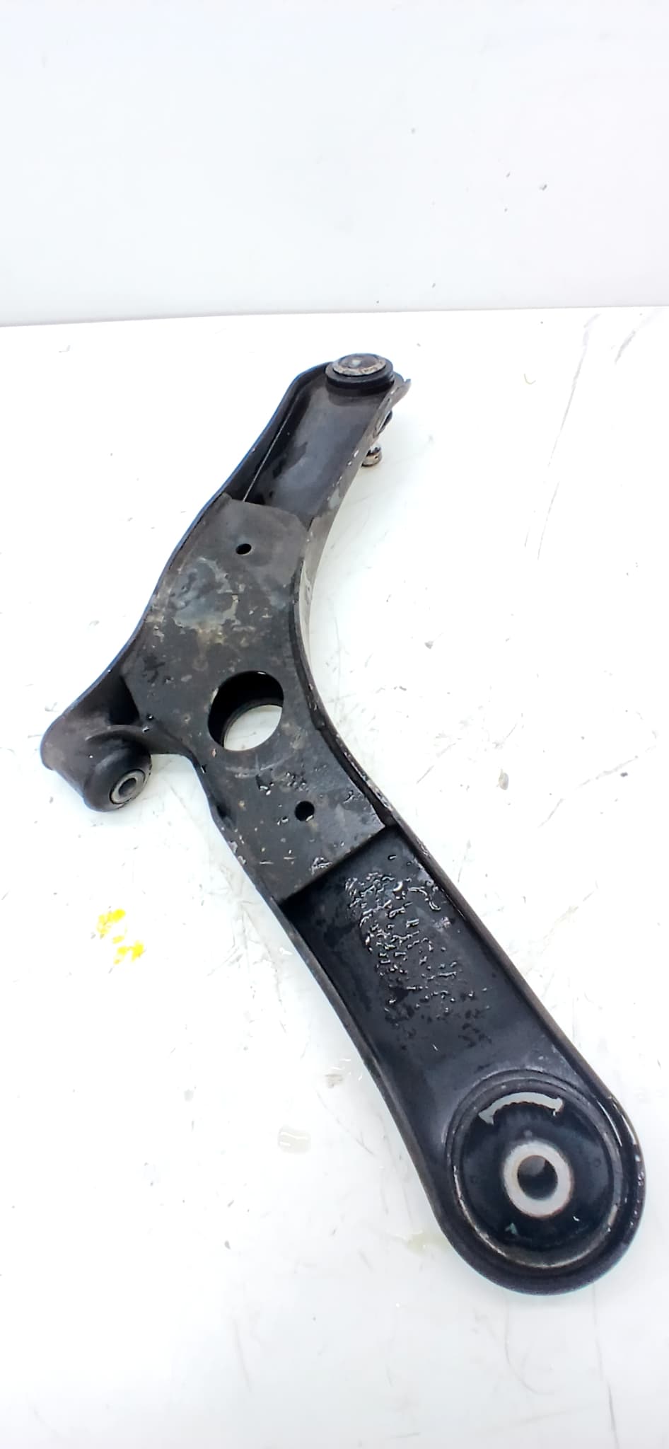 Brazo suspension inferior delantero izquierdo SSANGYONG TIVOLI 2