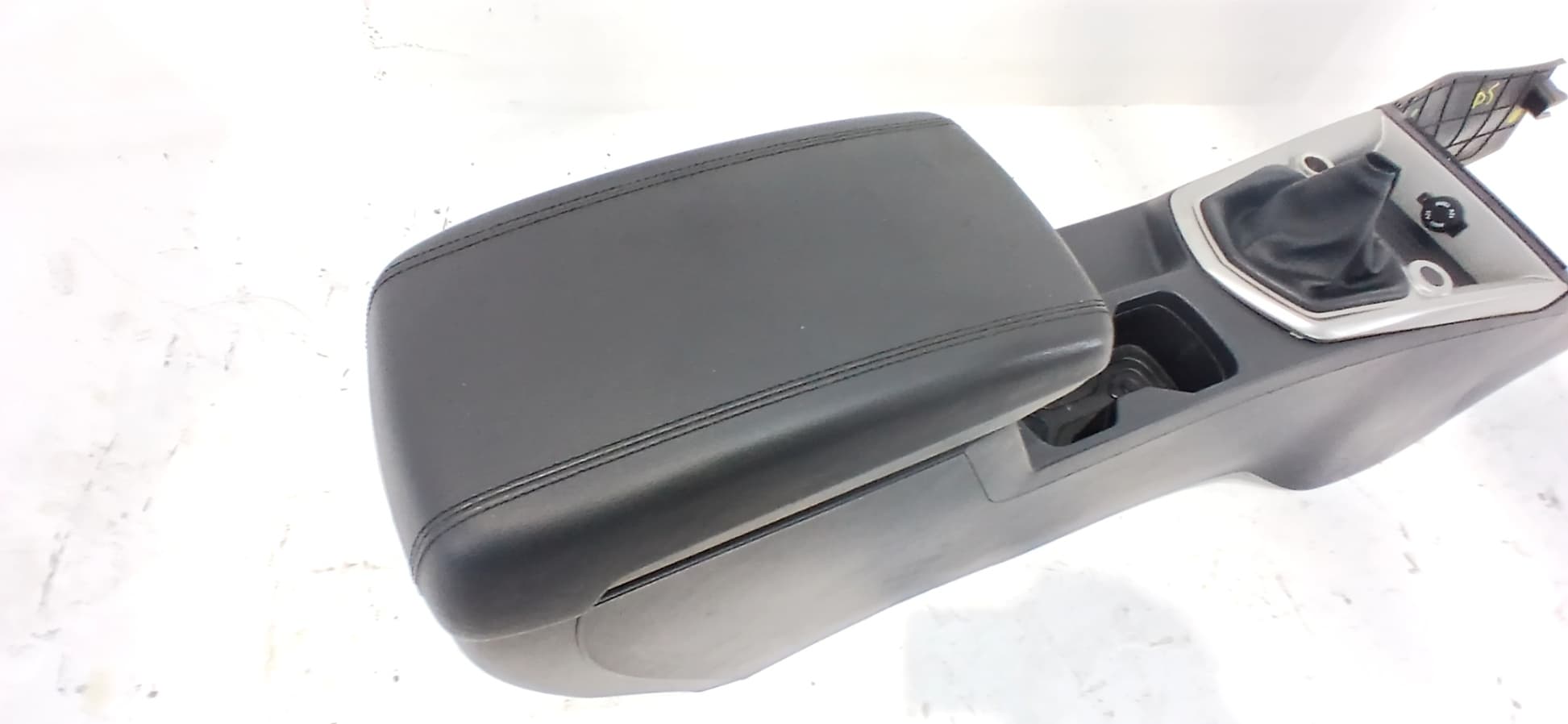 Consola central SSANGYONG TIVOLI 4