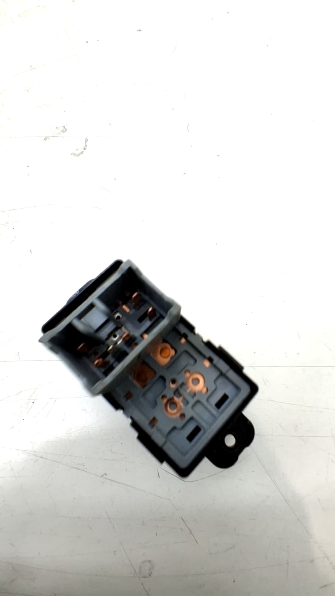 Mando elevalunas delantero derecho SSANGYONG TIVOLI 2
