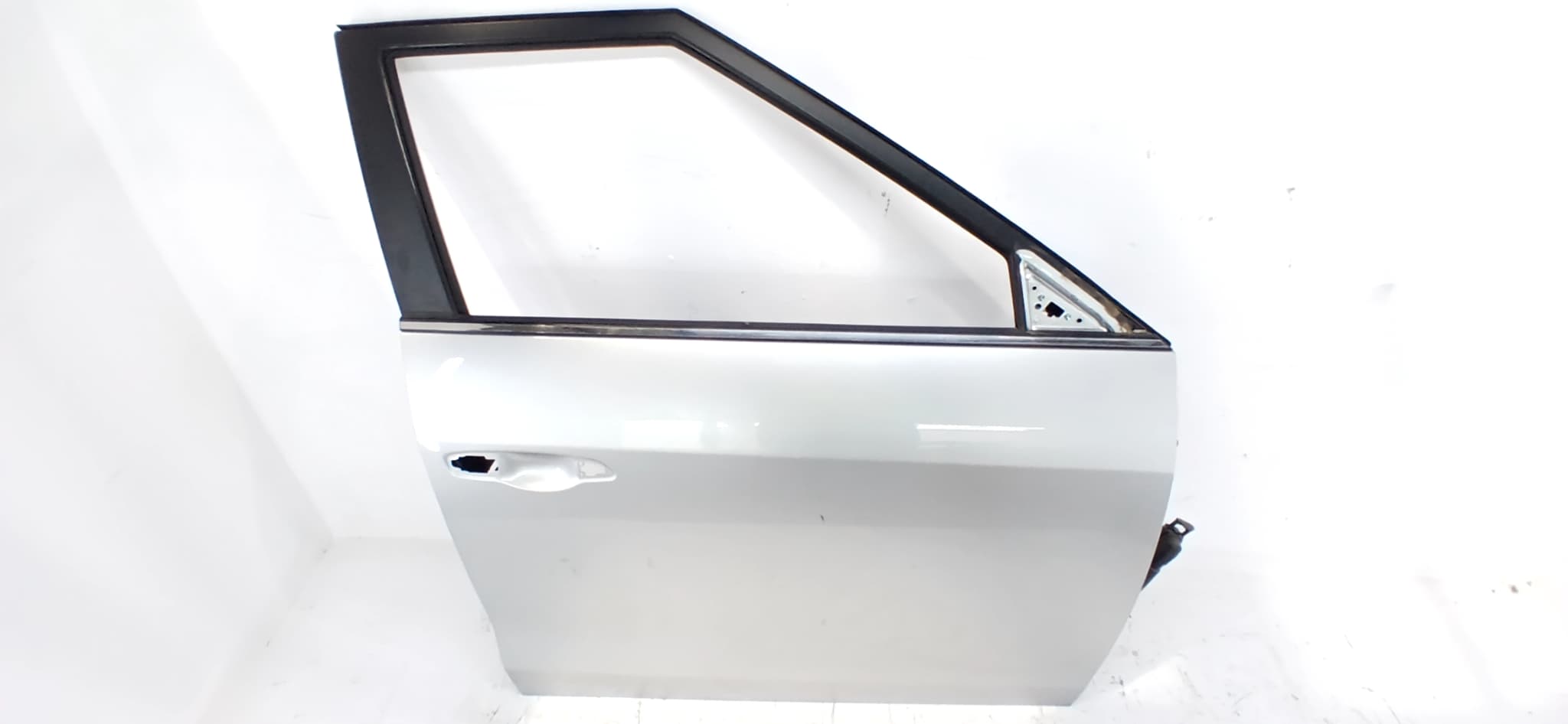 Puerta delantera derecha SSANGYONG TIVOLI 3