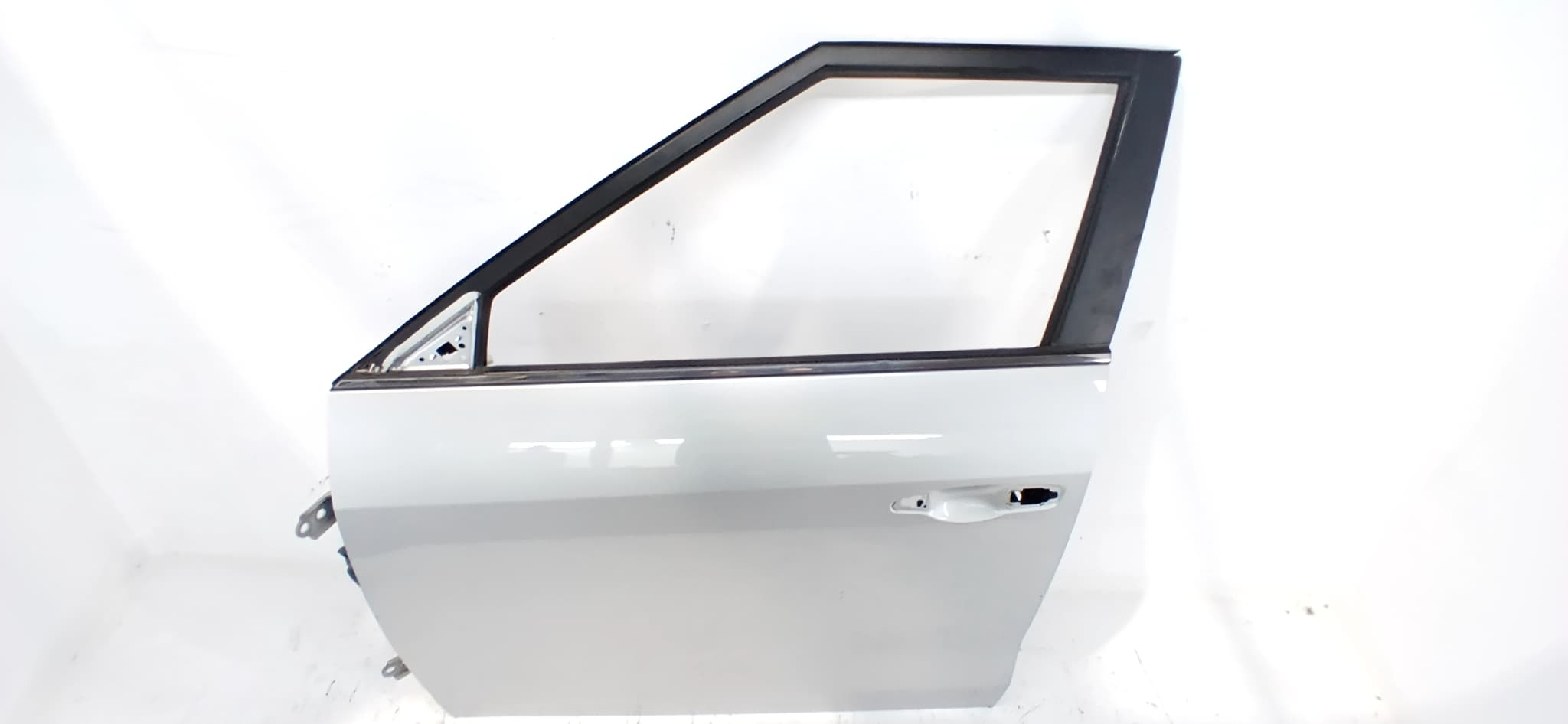 Puerta delantera izquierda SSANGYONG TIVOLI 3