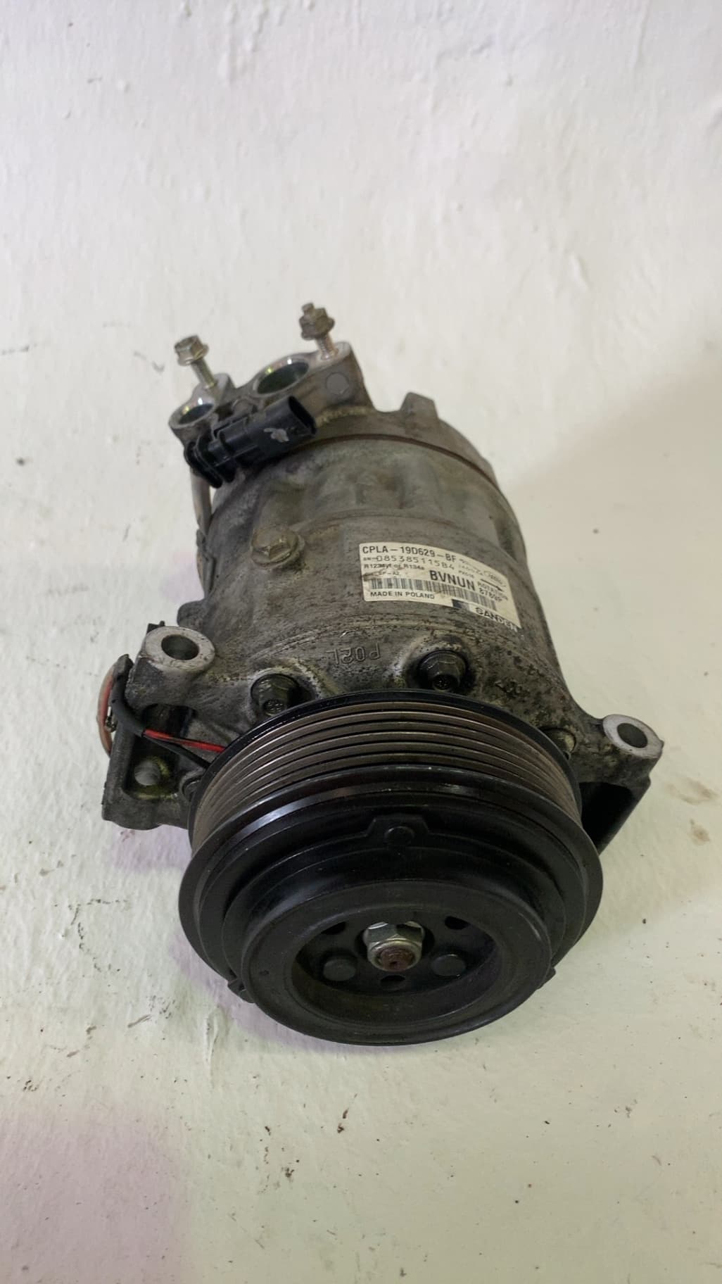 Recambio LAND ROVER RANGE ROVER EVOQUE ref. LR068128