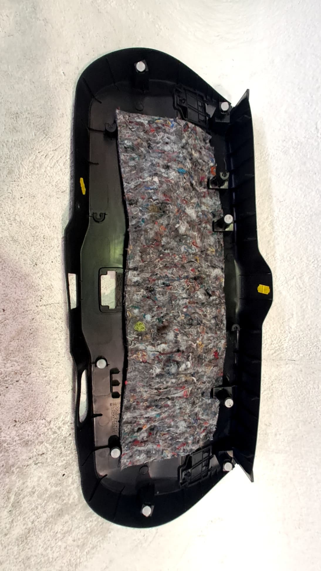 Guarnecido porton trasero TOYOTA AURIS 2