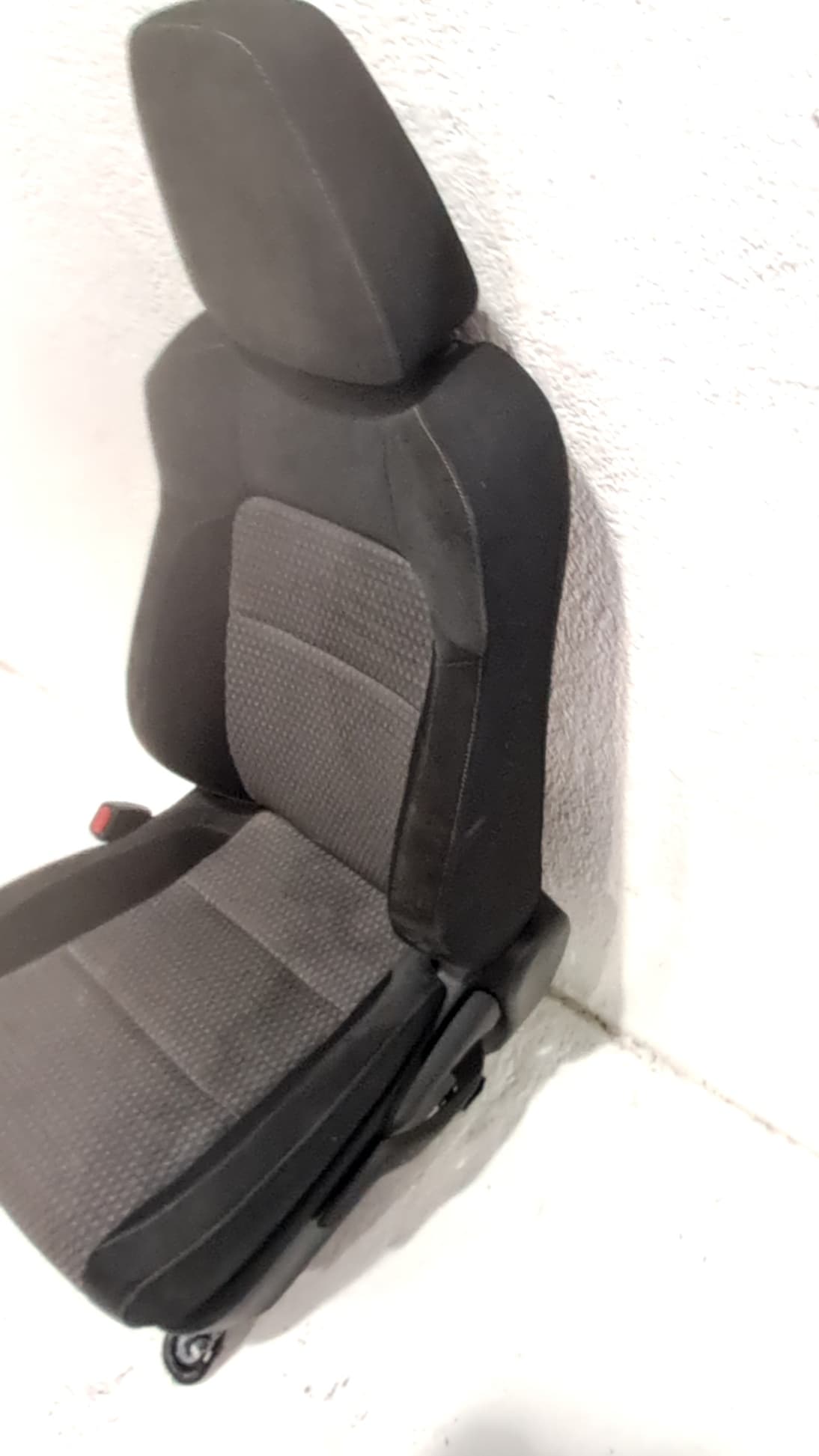 Asiento delantero izquierdo TOYOTA AURIS 2