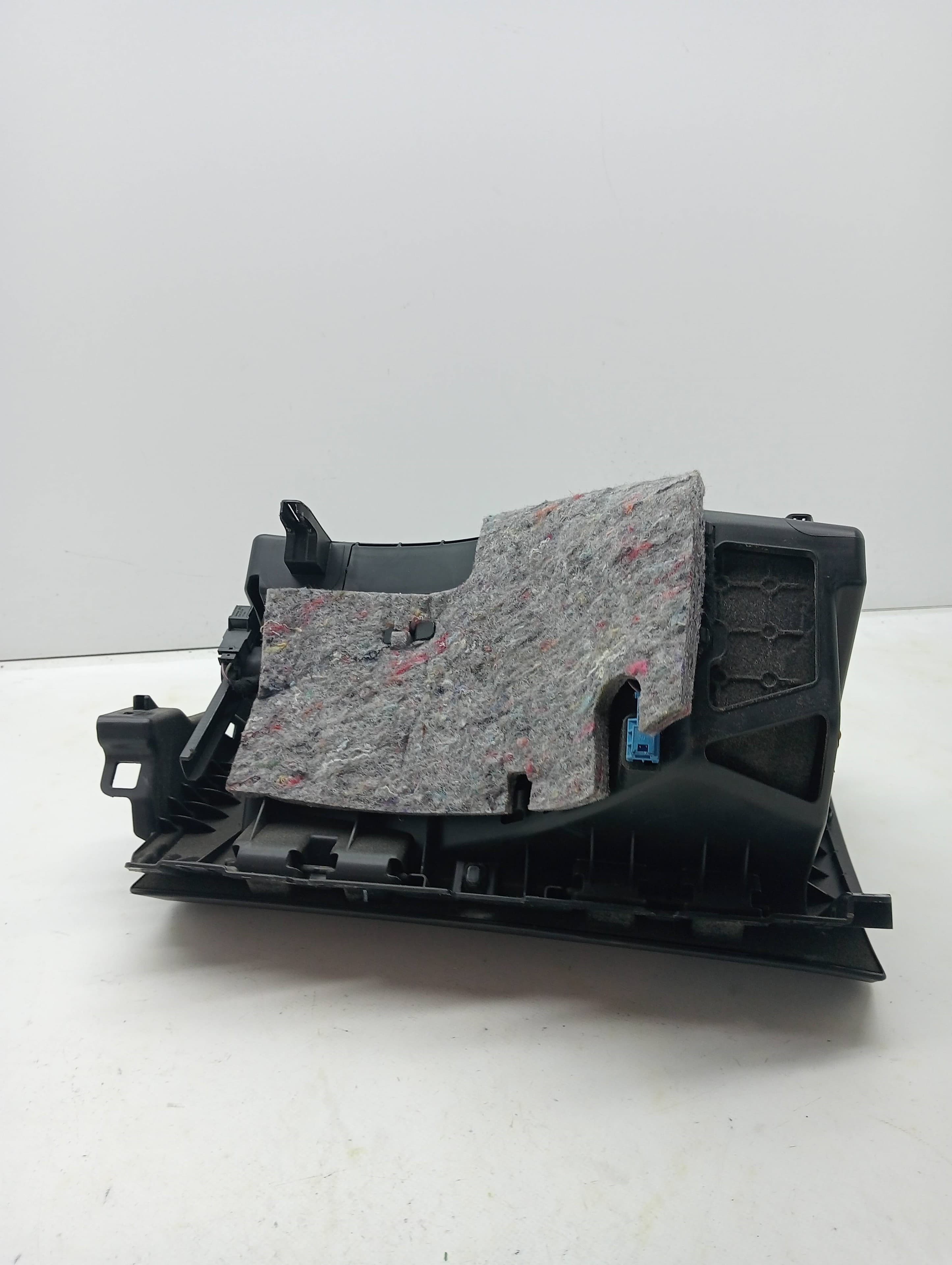 Guantera MERCEDES-BENZ CLASE A (W176) 4