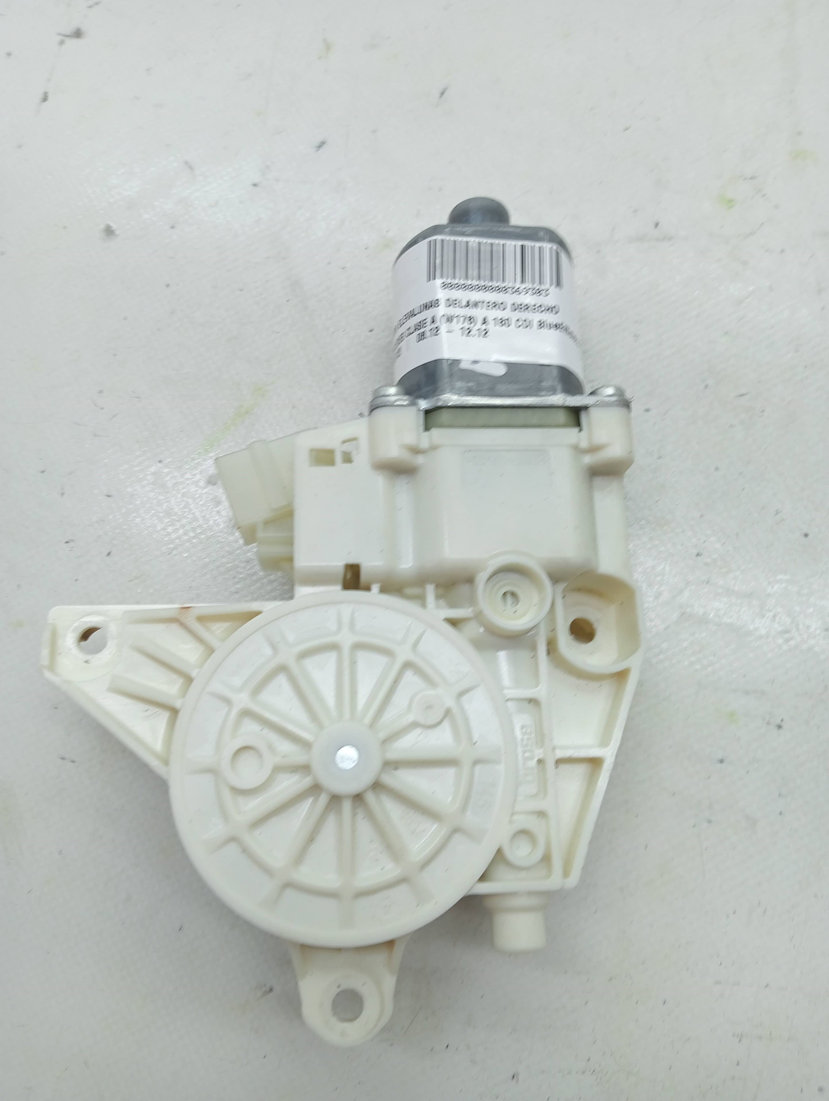 Motor elevalunas delantero derecho MERCEDES-BENZ CLASE A (W176)