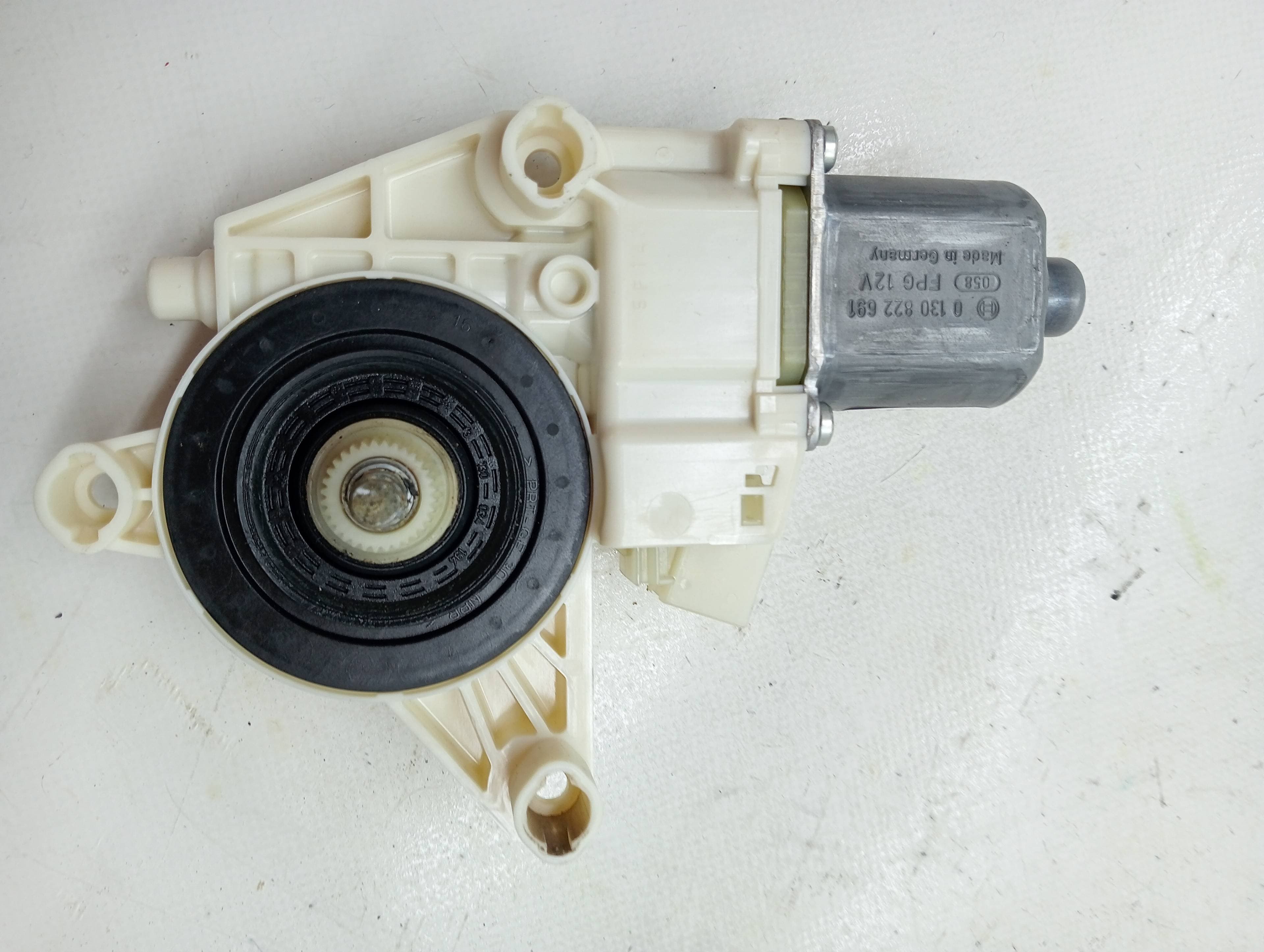 Motor elevalunas delantero derecho MERCEDES-BENZ CLASE A (W176) 3