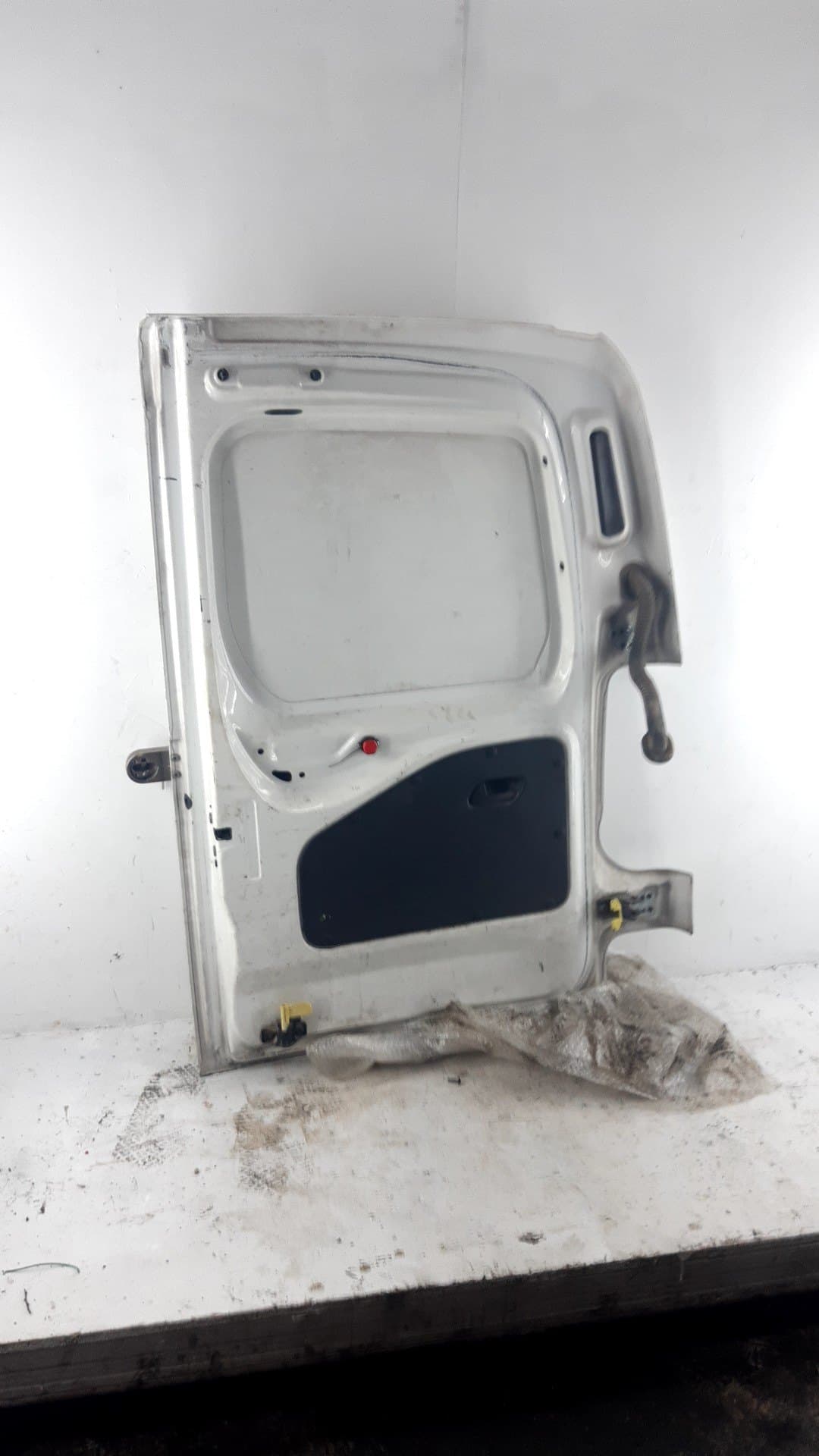 Puerta trasera izquierda PEUGEOT PARTNER TEPEE 2