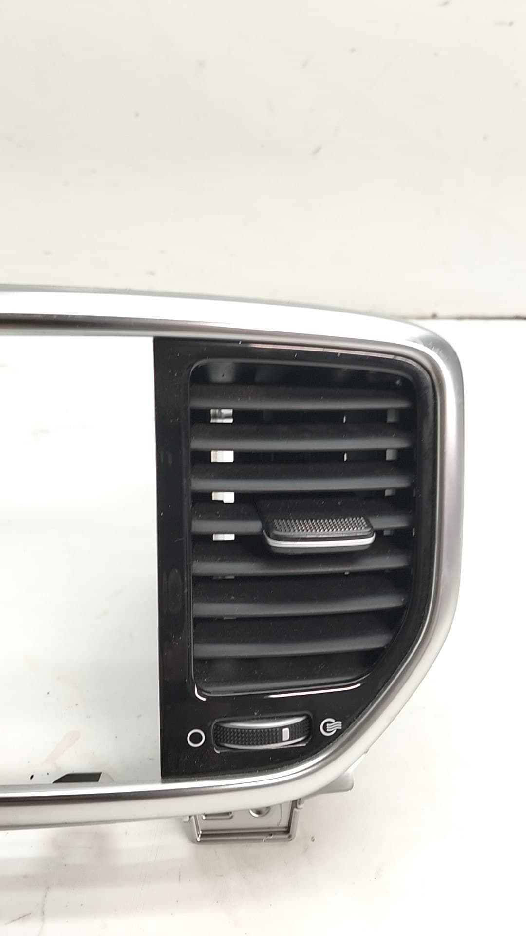 Recambio KIA SPORTAGE ref. 84740F1AB0 2