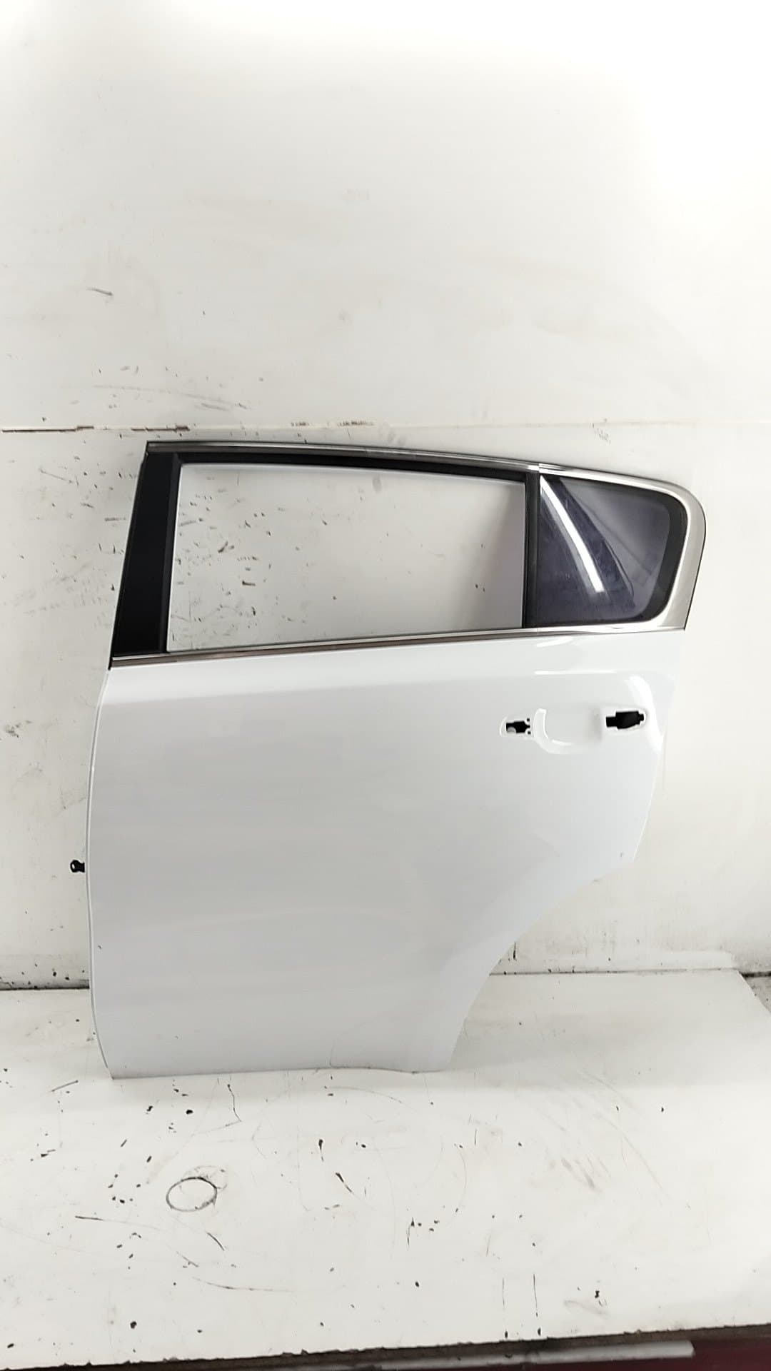 Puerta trasera izquierda KIA SPORTAGE