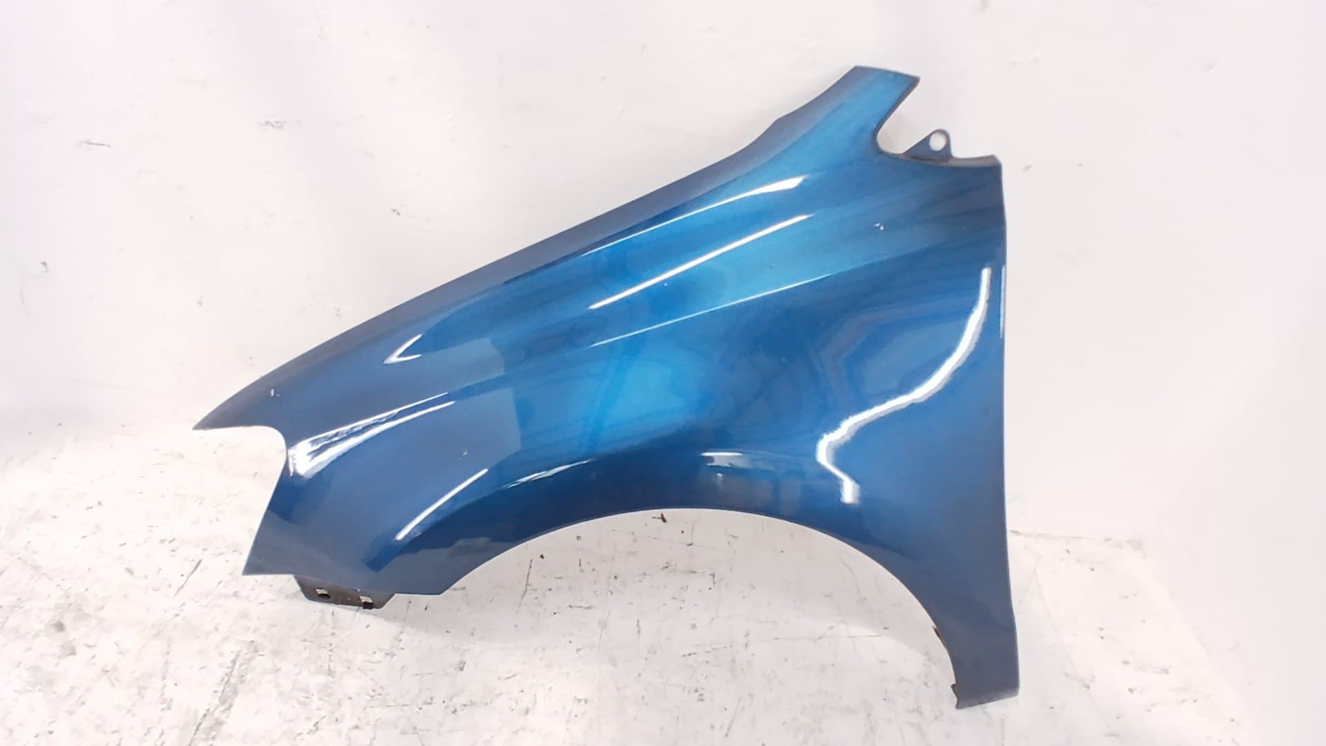 Aleta delantera izquierda VOLKSWAGEN POLO (6R1)