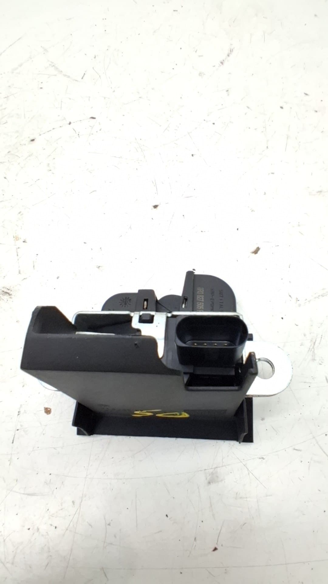 Cerradura maletero / porton VOLKSWAGEN POLO (6R1) 2