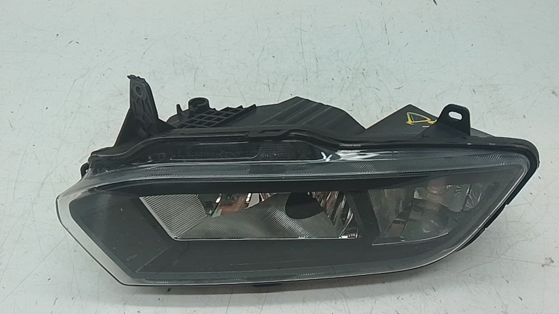 Faro antiniebla derecho VOLKSWAGEN POLO (6R1) 4