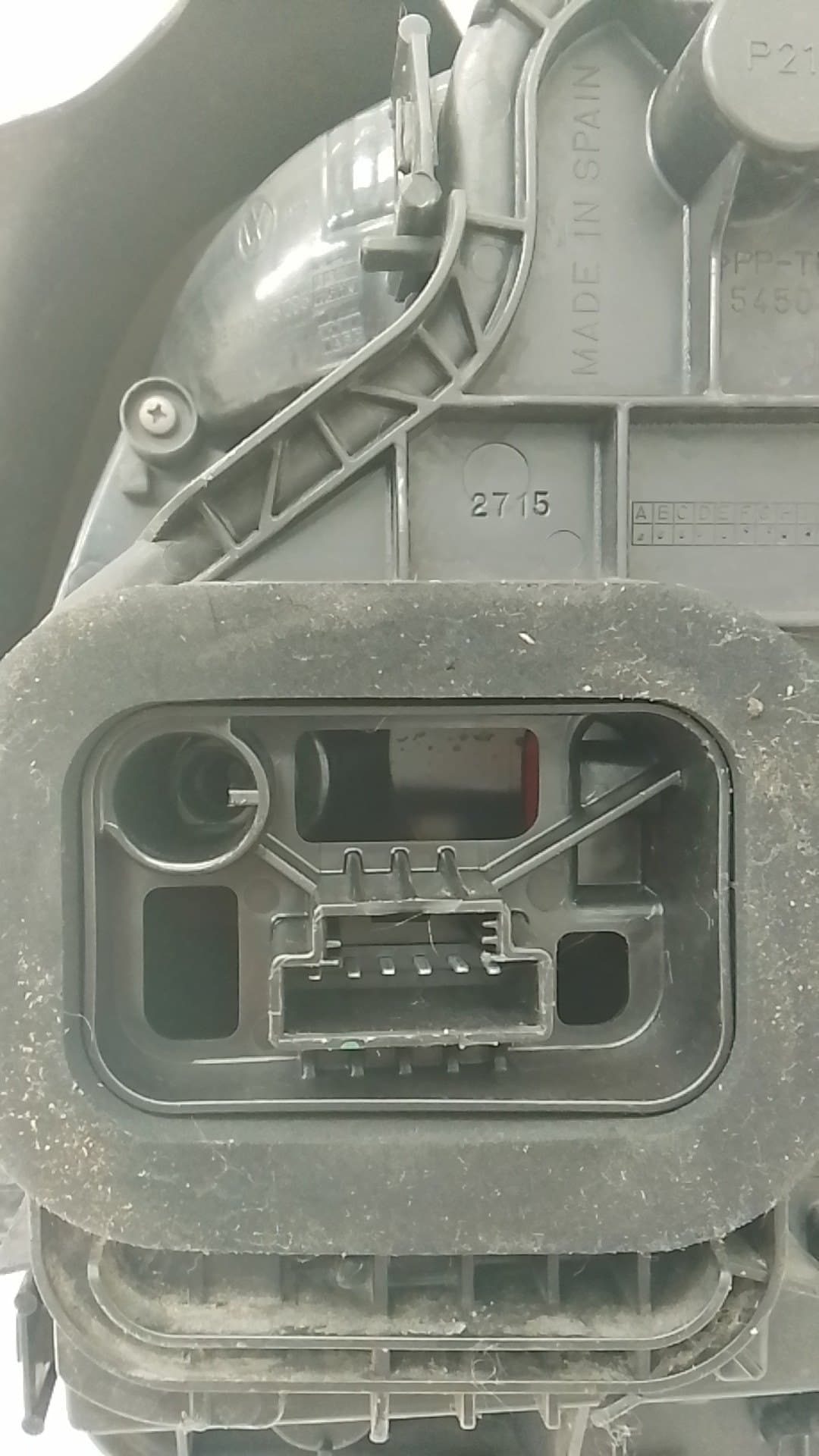 Piloto trasero izquierdo VOLKSWAGEN POLO (6R1) 2
