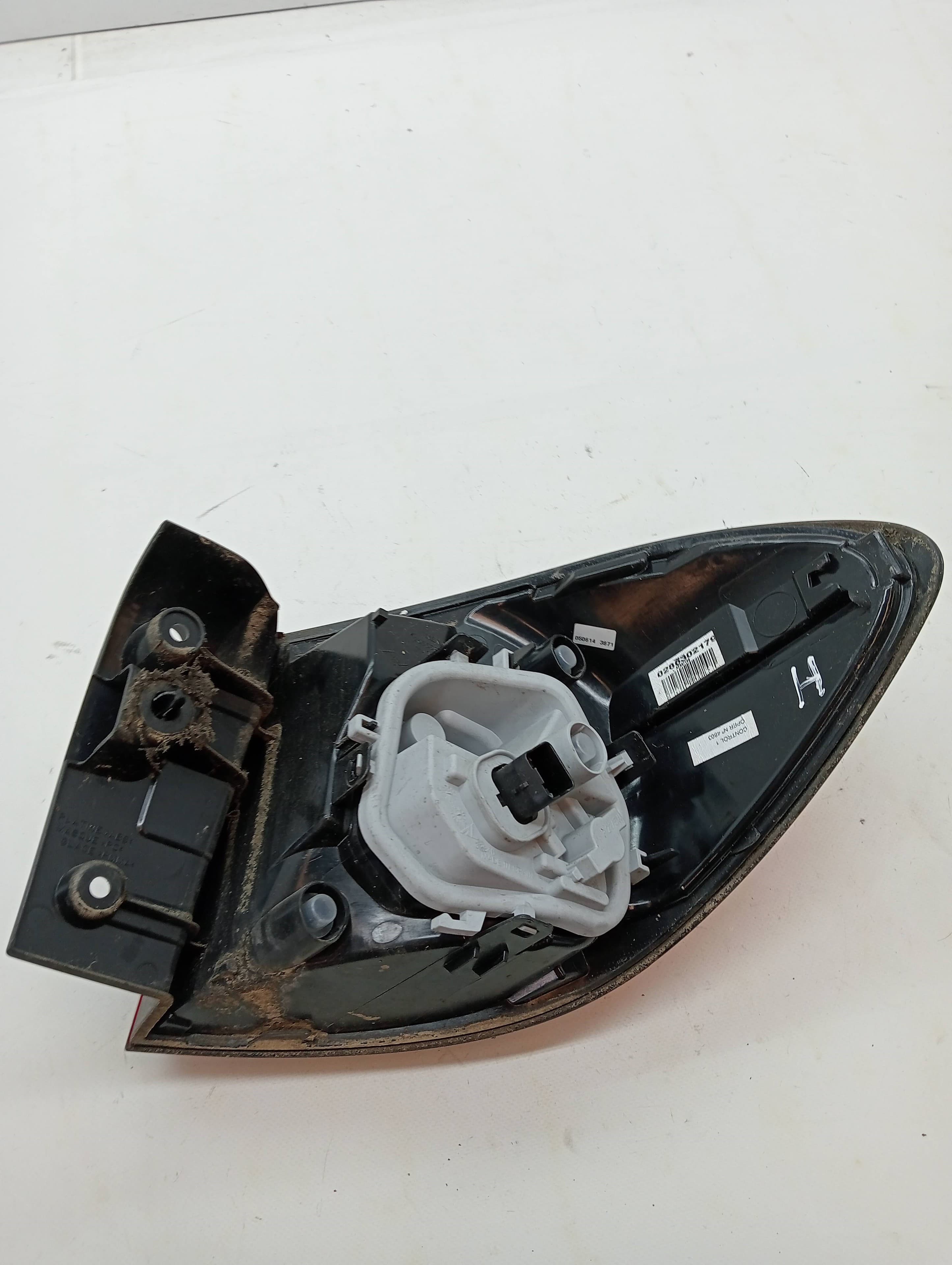 Piloto trasero izquierdo RENAULT CAPTUR 5