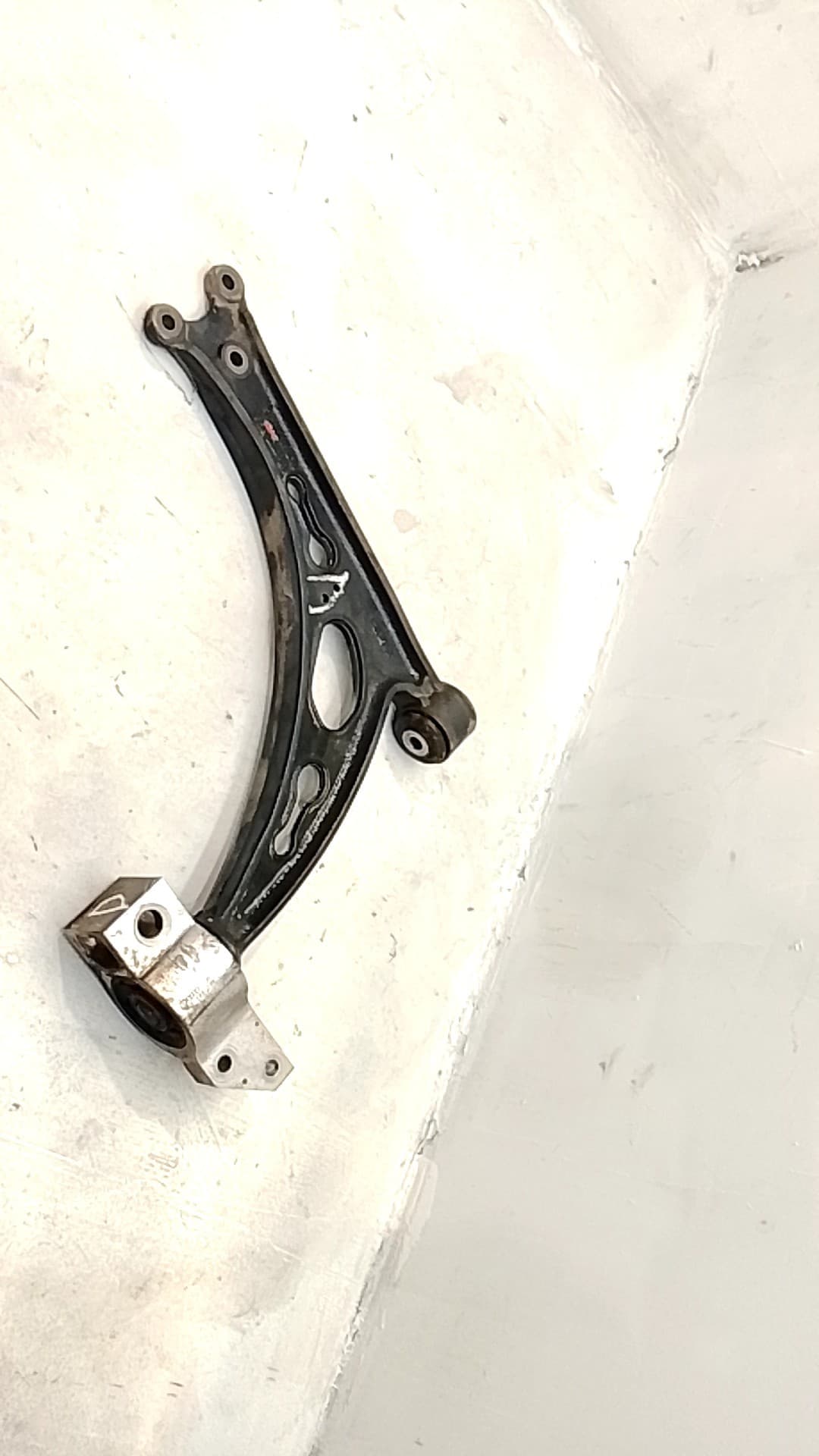 Brazo suspension inferior delantero derecho VOLKSWAGEN GOLF V BERLINA (1K1) 3