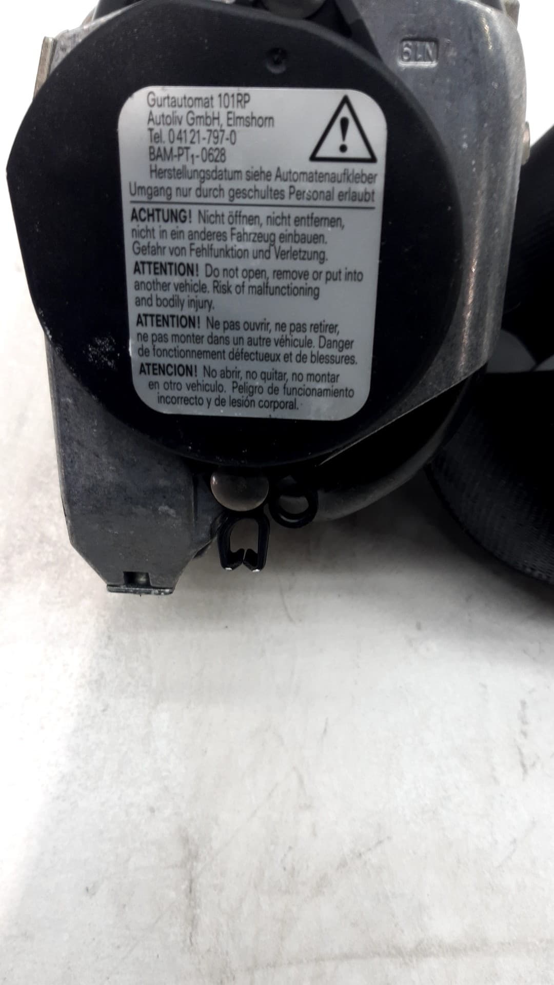 Cinturon seguridad delantero derecho VOLKSWAGEN GOLF V BERLINA (1K1) 3