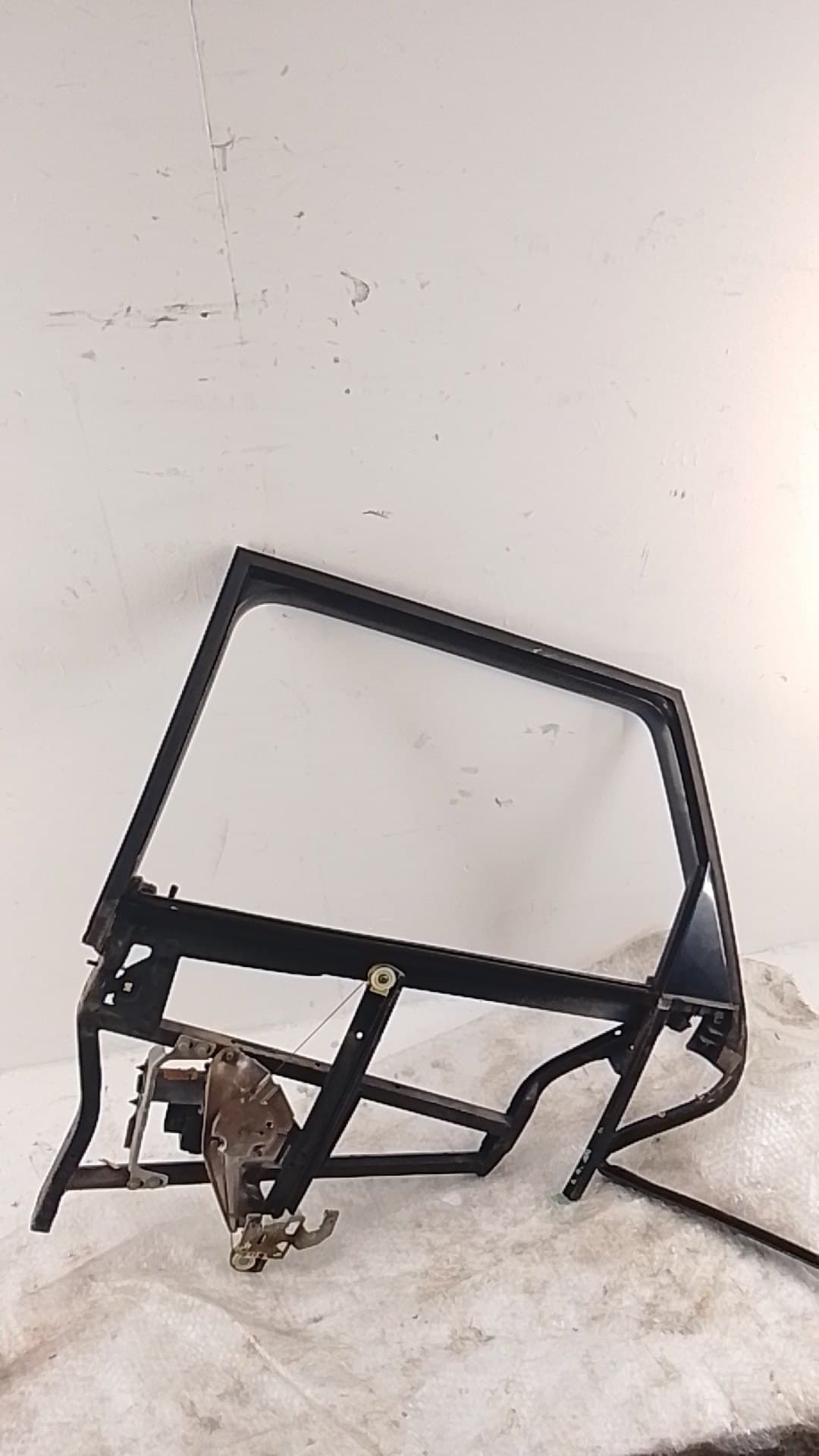 Elevalunas trasero izquierdo AUDI A6 AVANT (4B5)