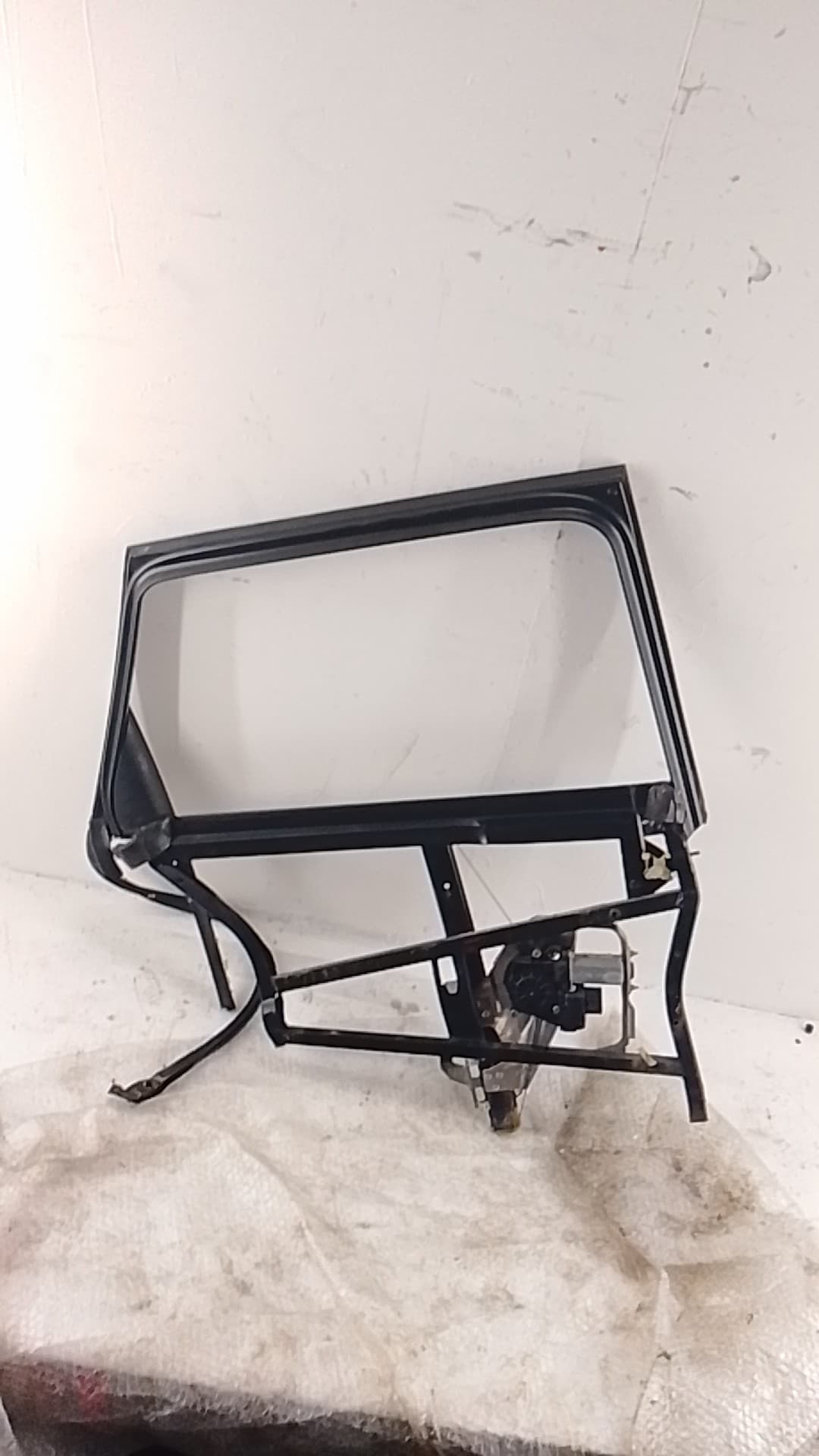 Elevalunas trasero izquierdo AUDI A6 AVANT (4B5) 2