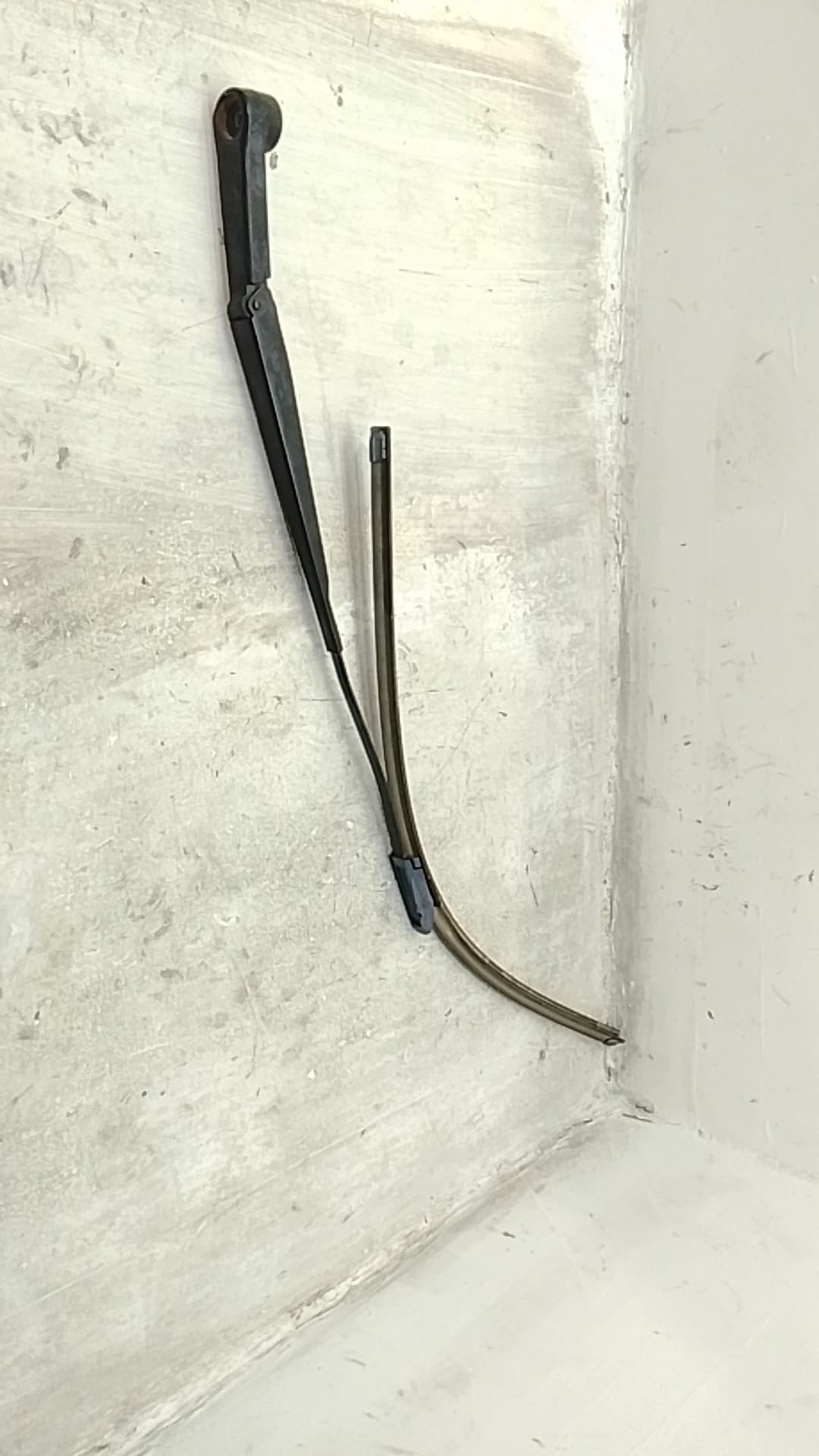 Brazo limpia delantero izquierdo CITROEN C4 GRAND PICASSO