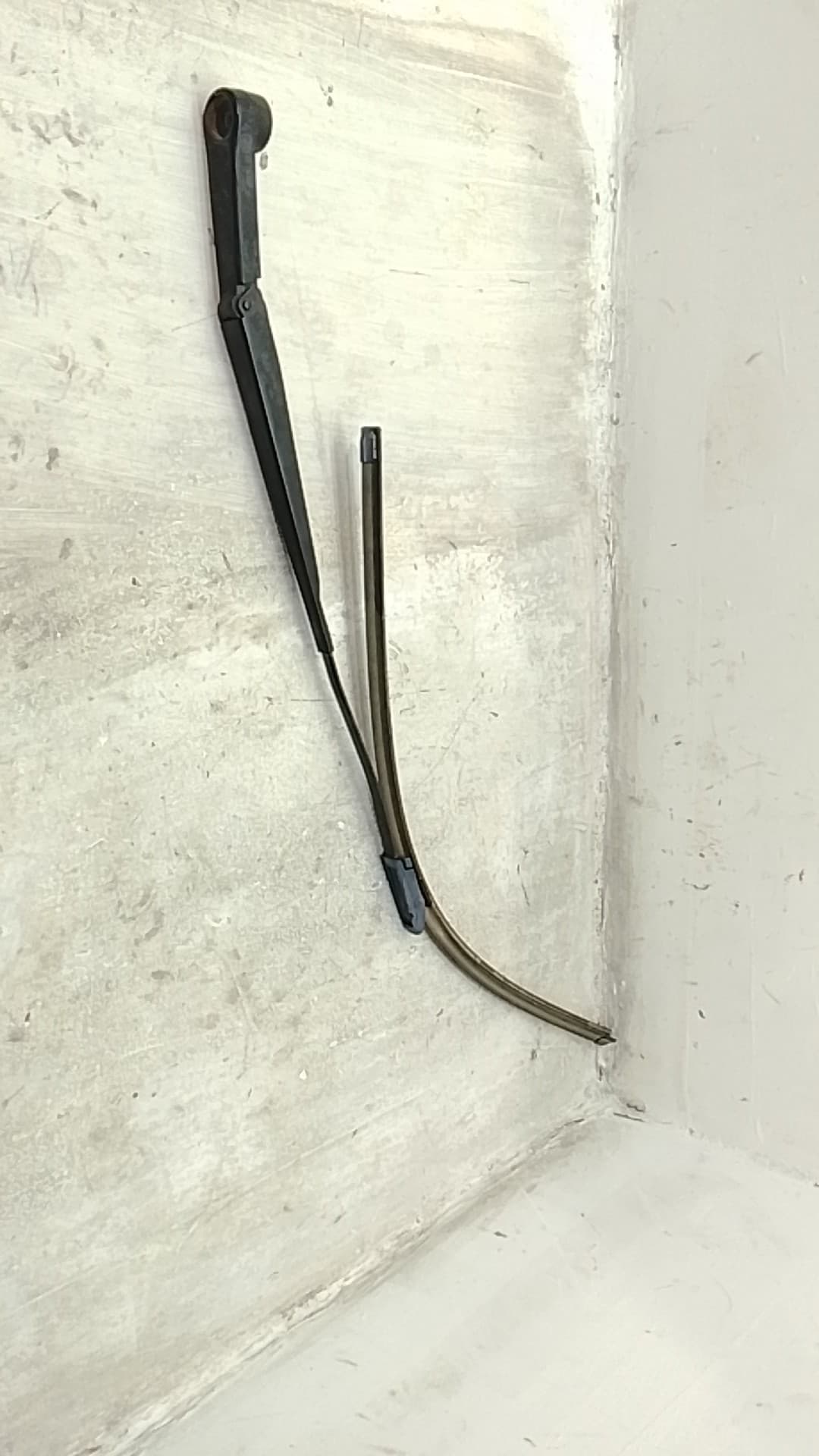 Brazo limpia delantero izquierdo CITROEN C4 GRAND PICASSO 2
