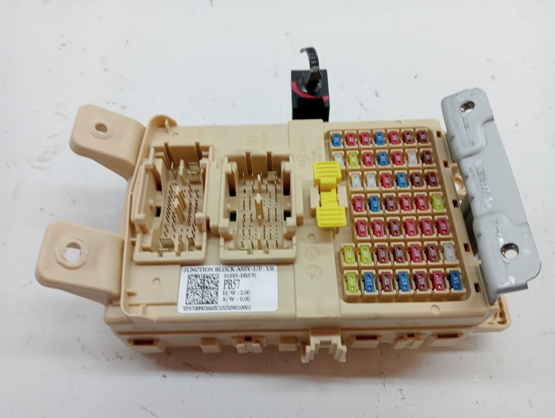 Caja reles / fusibles KIA STONIC 2