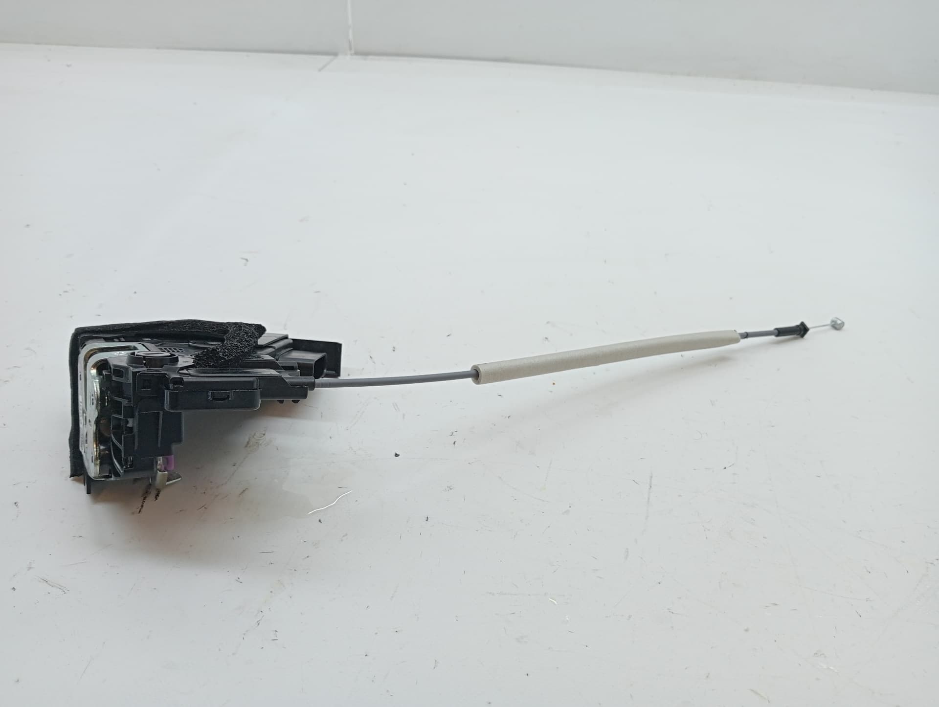 Cerradura puerta trasera izquierda KIA STONIC 2