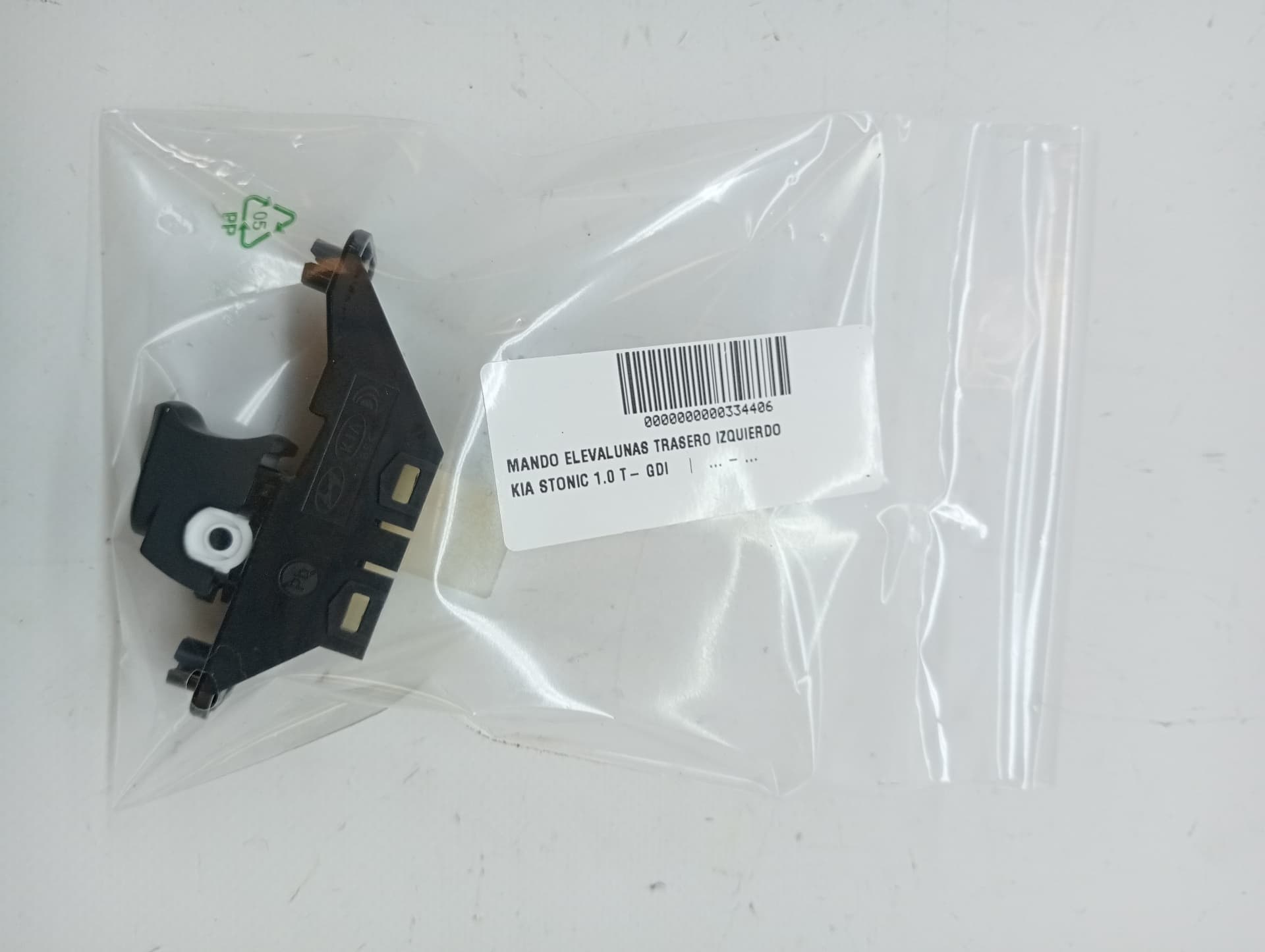 Mando elevalunas trasero izquierdo KIA STONIC 2