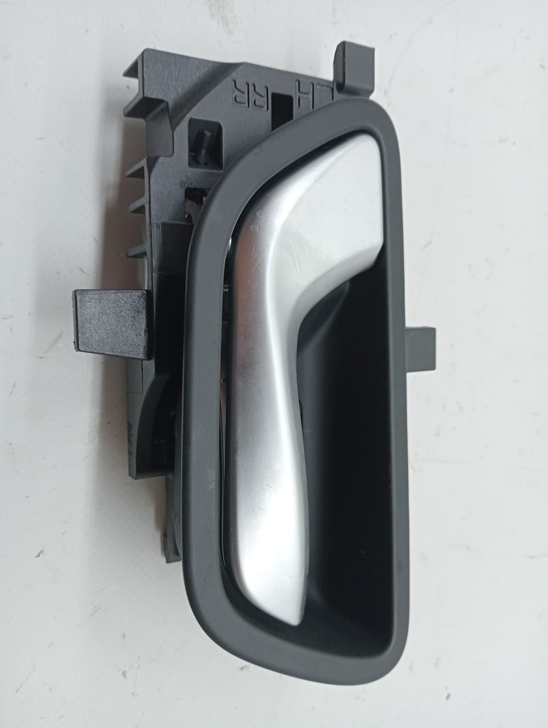 Maneta interior trasera izquierda KIA STONIC 2
