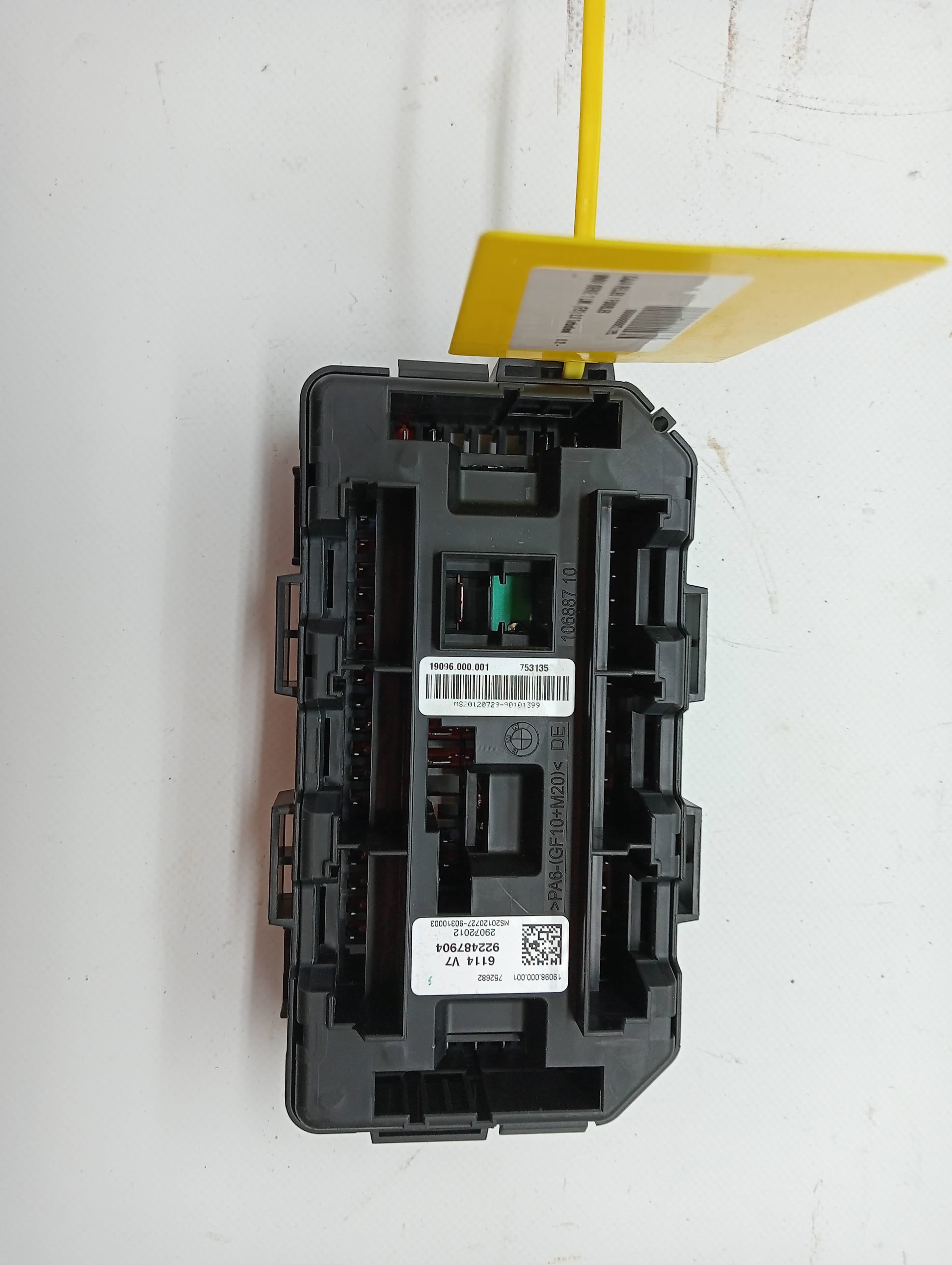 Caja reles / fusibles BMW SERIE 1 LIM