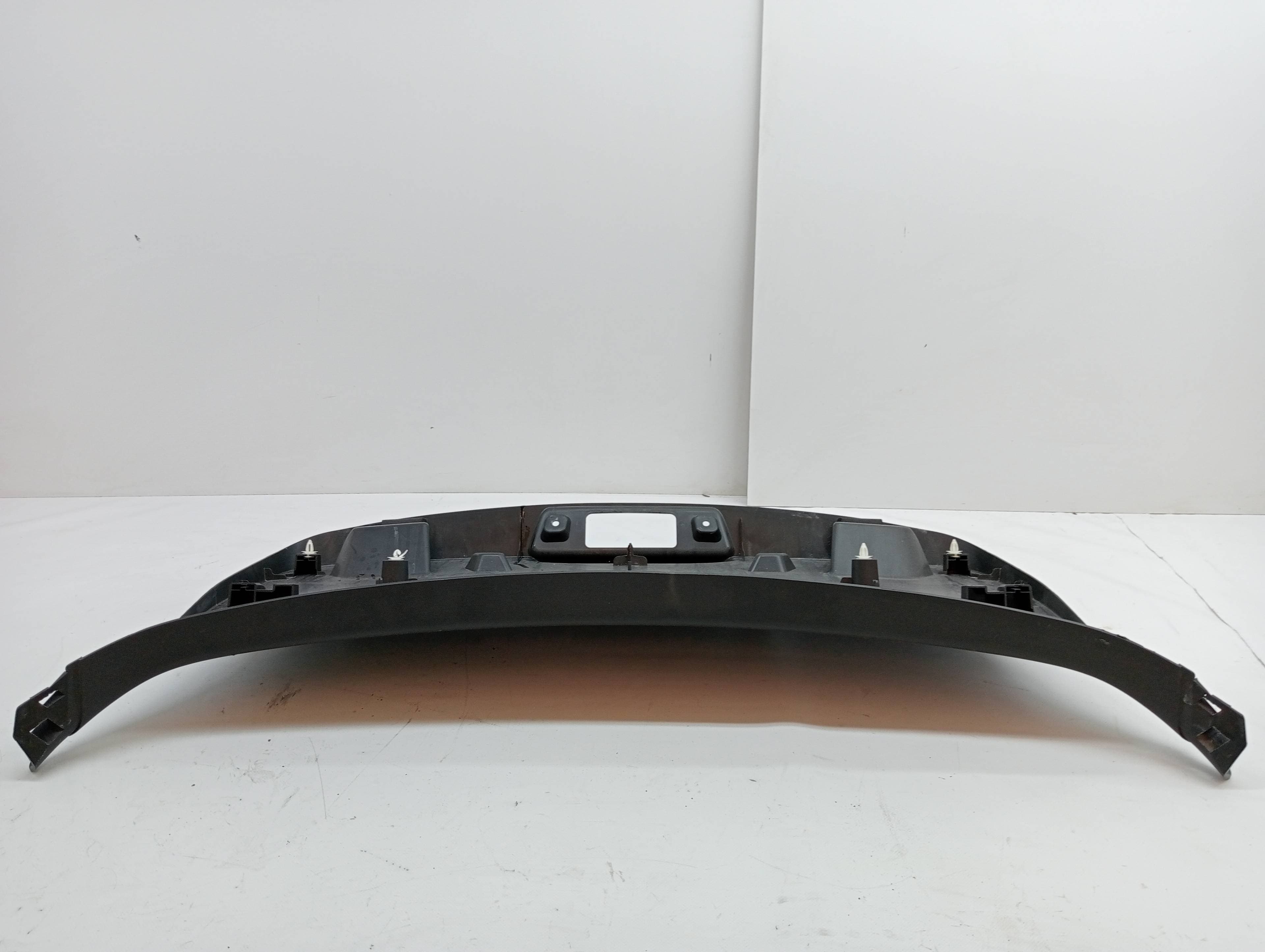 Guarnecido porton trasero BMW SERIE 1 LIM 2
