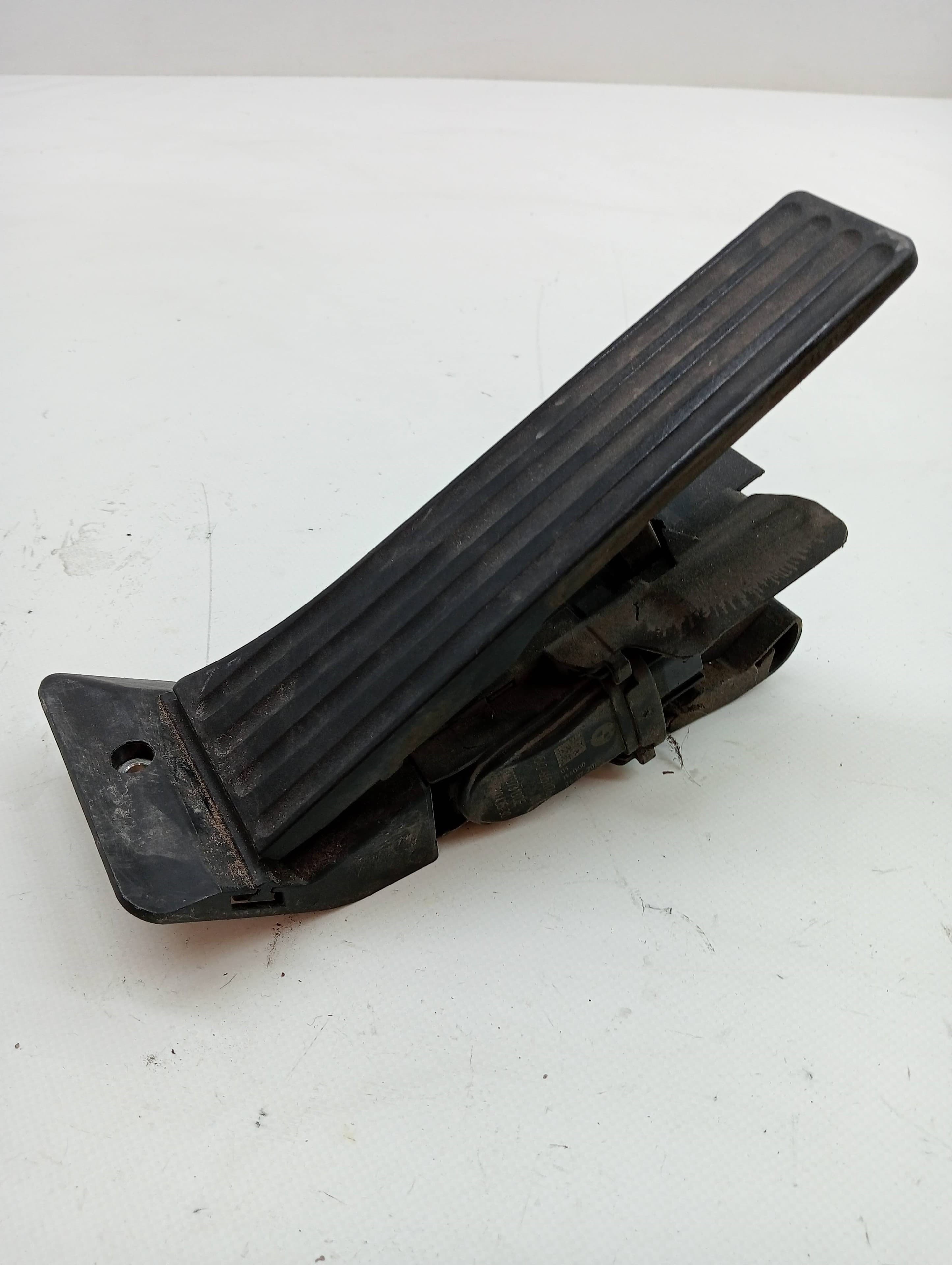 Pedal acelerador BMW SERIE 1 LIM