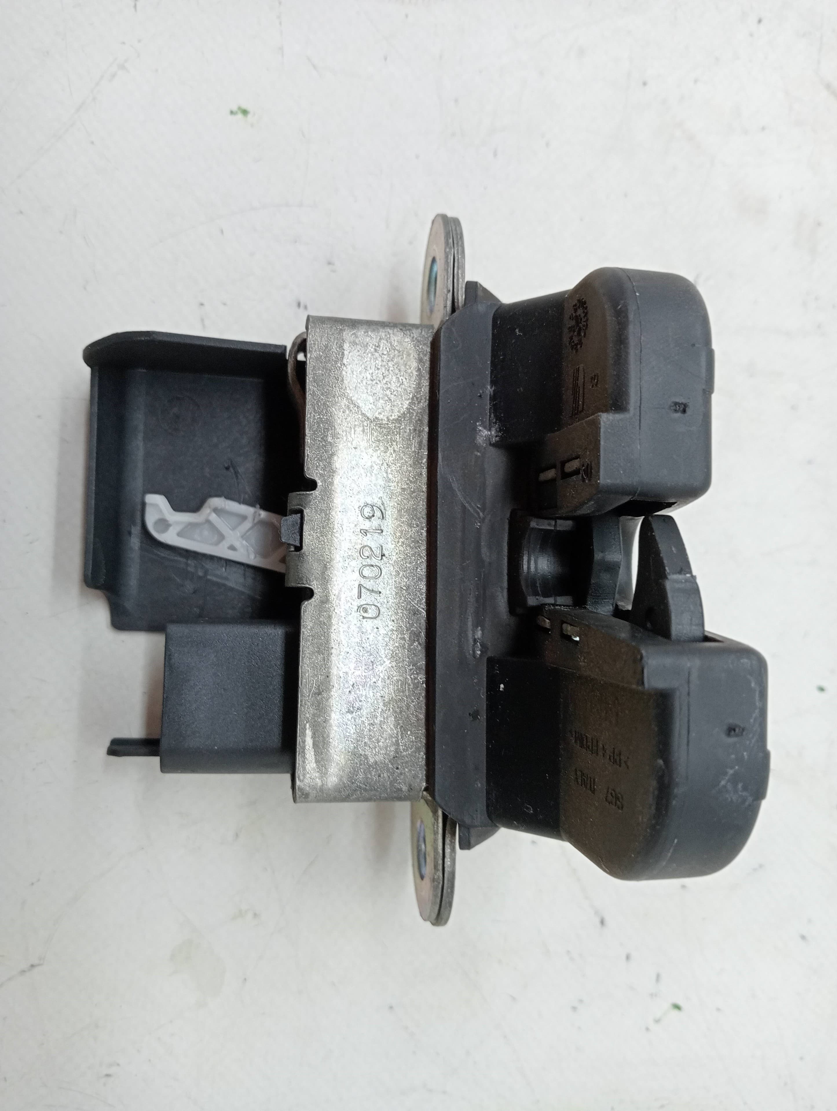 Cerradura maletero / porton SEAT LEON (5F1) 3