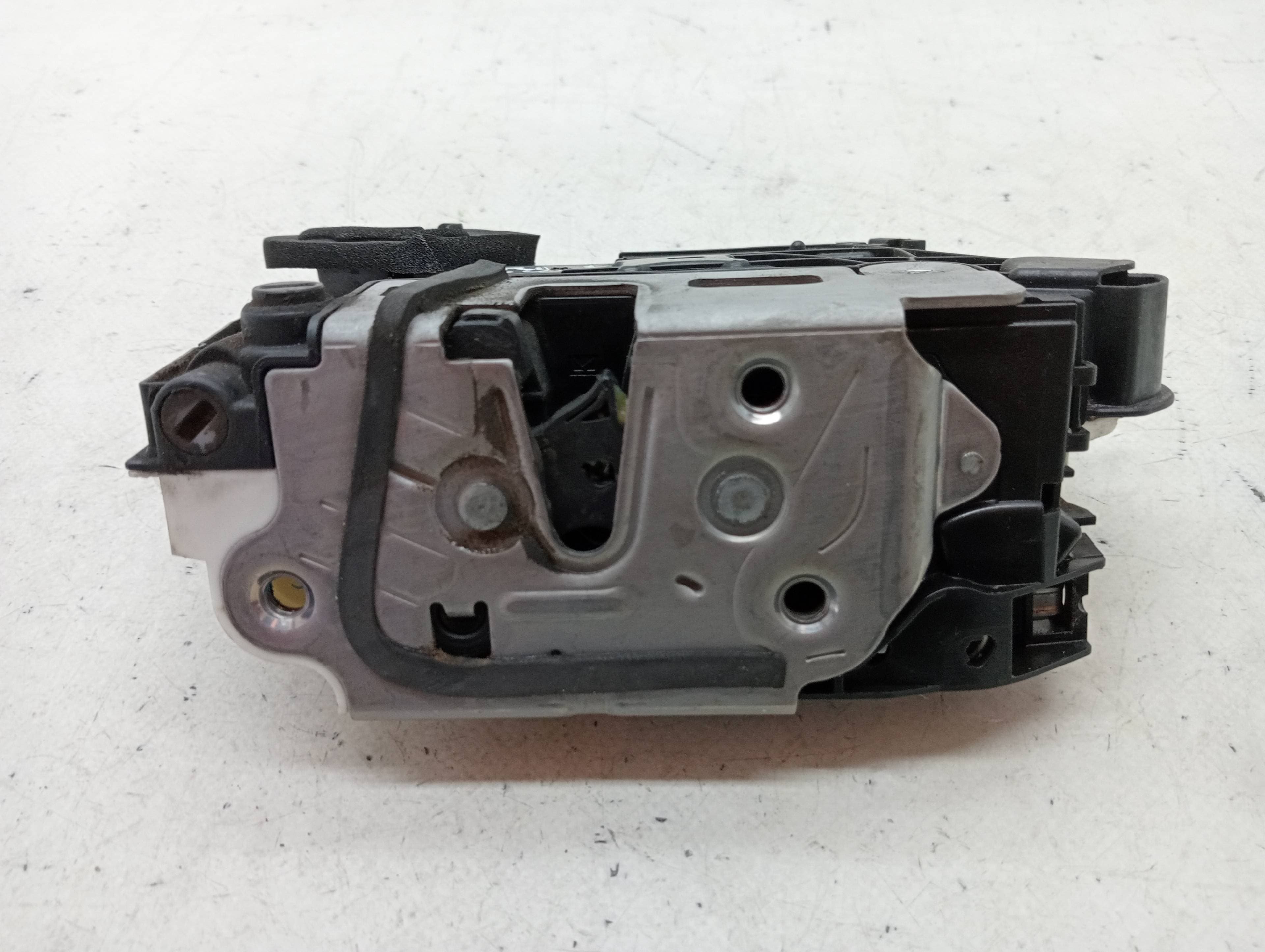 Cerradura puerta trasera izquierda SEAT LEON (5F1)