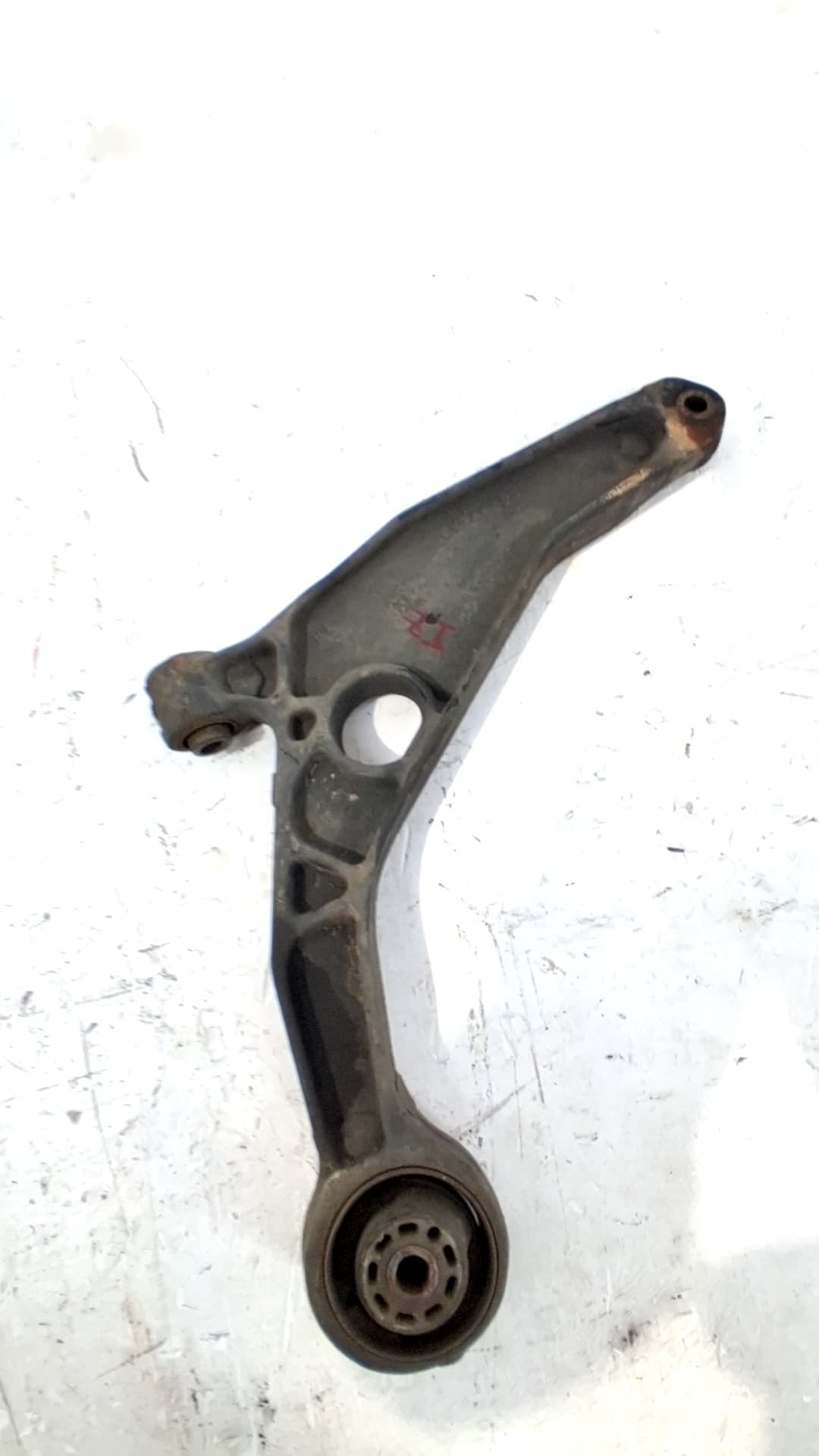 Brazo suspension inferior delantero izquierdo FIAT FREEMONT (345)
