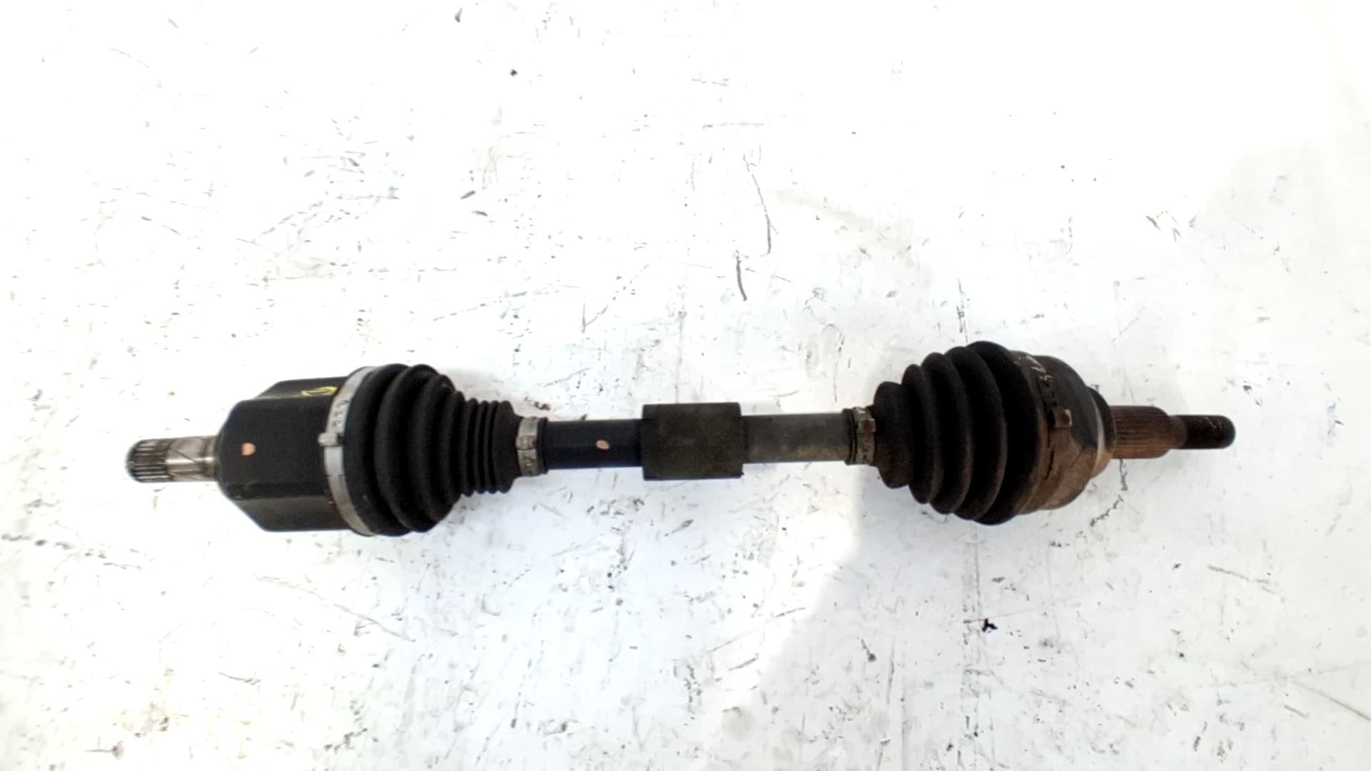 Transmision delantera izquierda FIAT FREEMONT (345)
