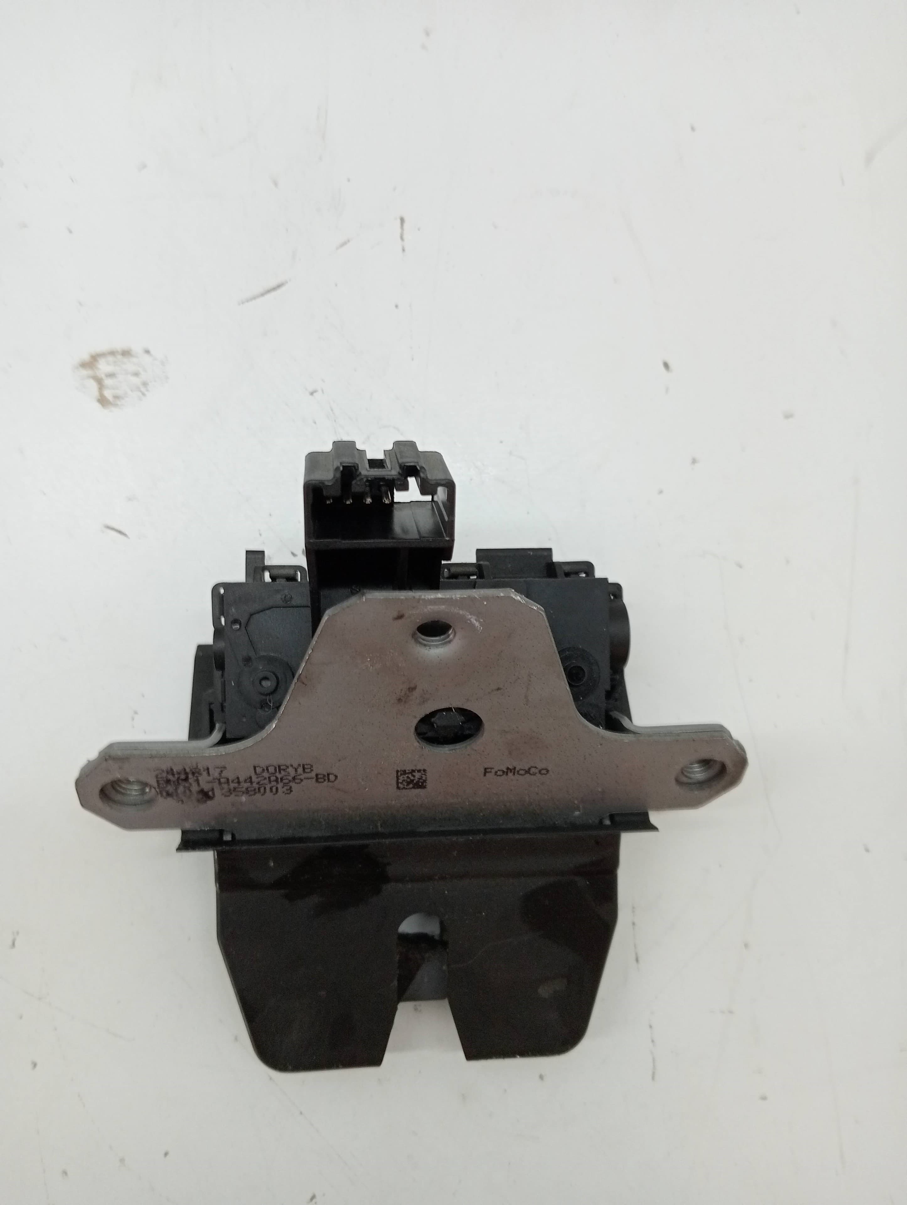 Cerradura maletero / porton FORD FOCUS LIM 3
