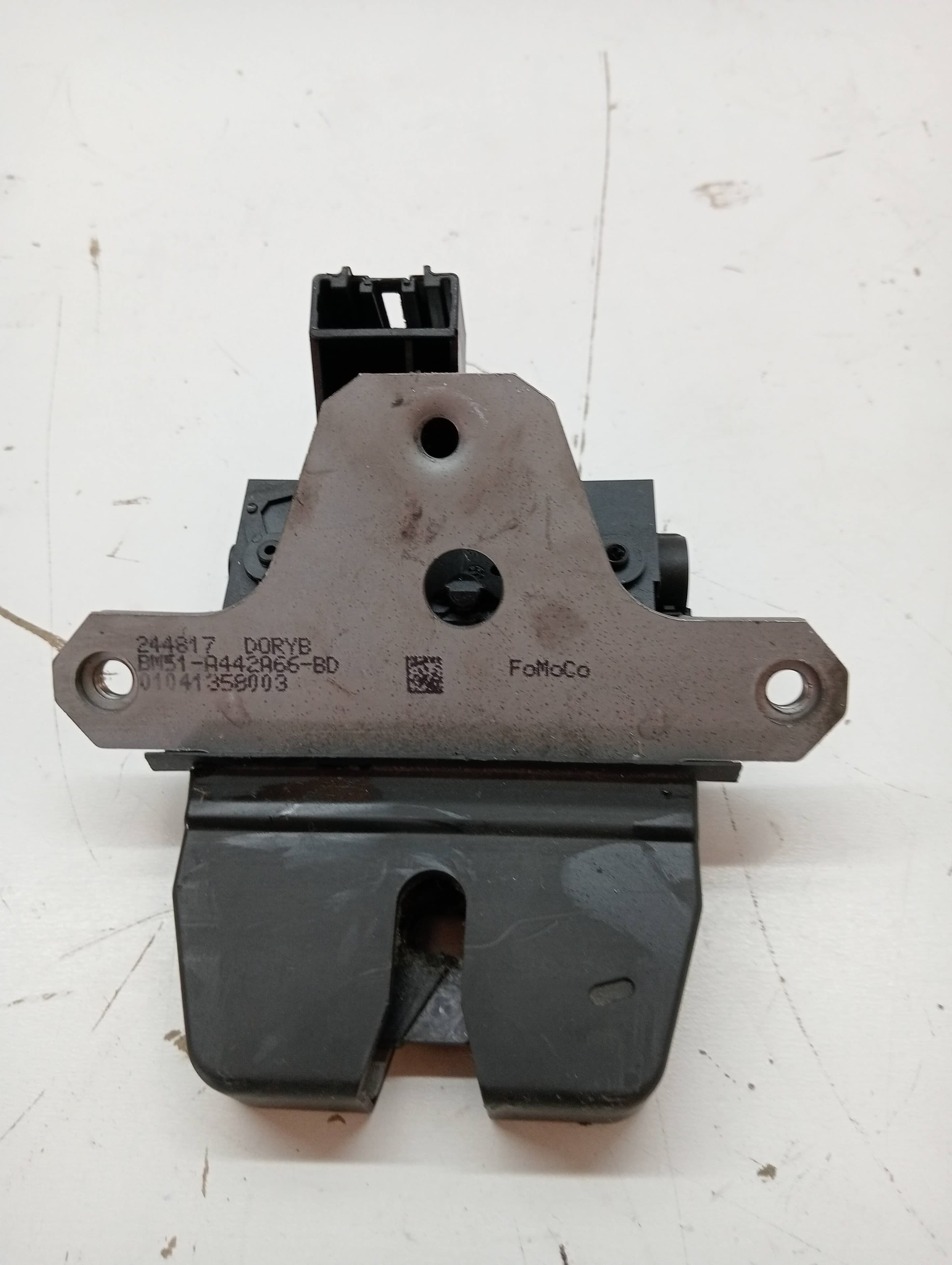 Cerradura maletero / porton FORD FOCUS LIM 2