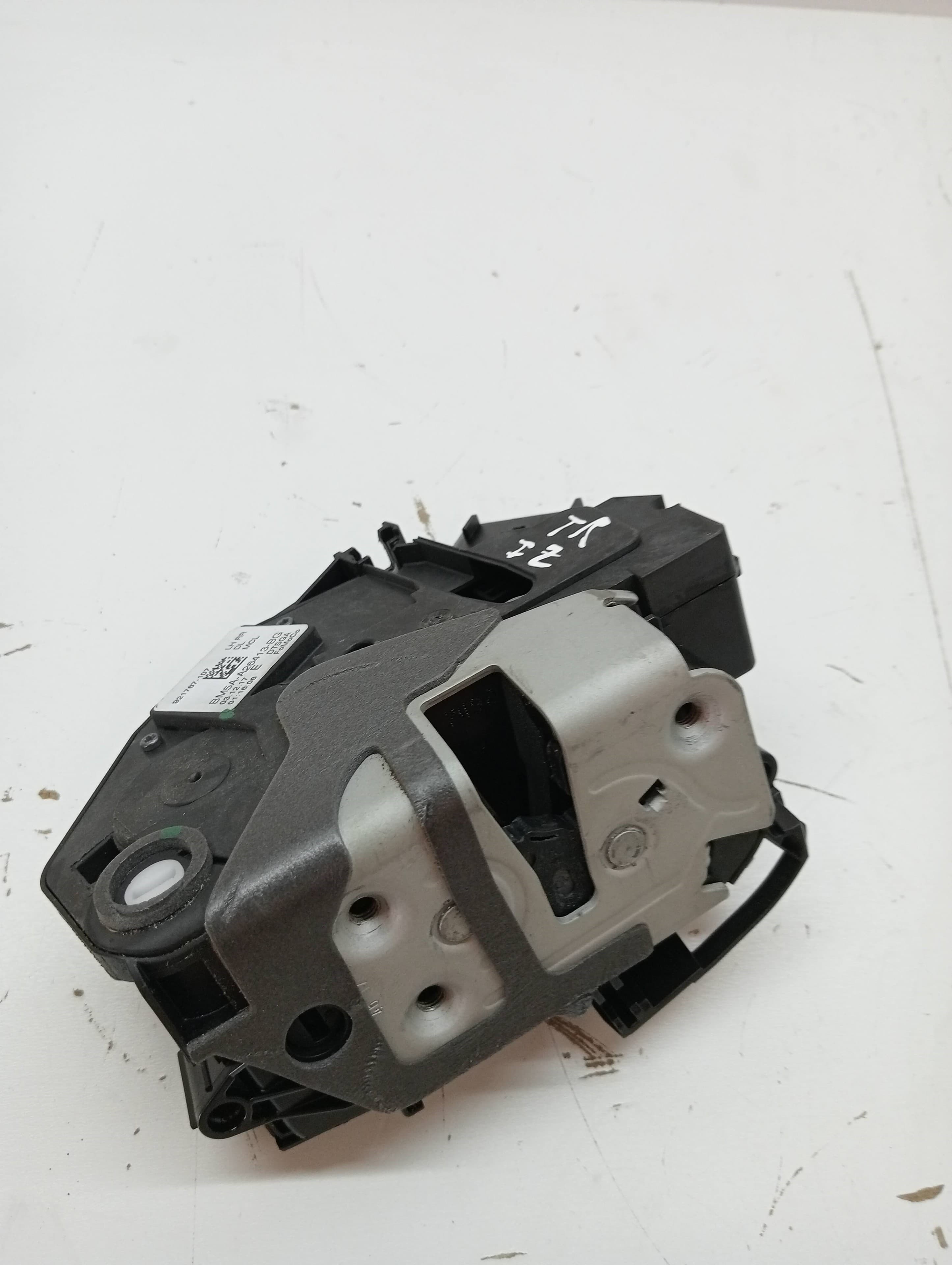Cerradura puerta trasera izquierda FORD FOCUS LIM 3