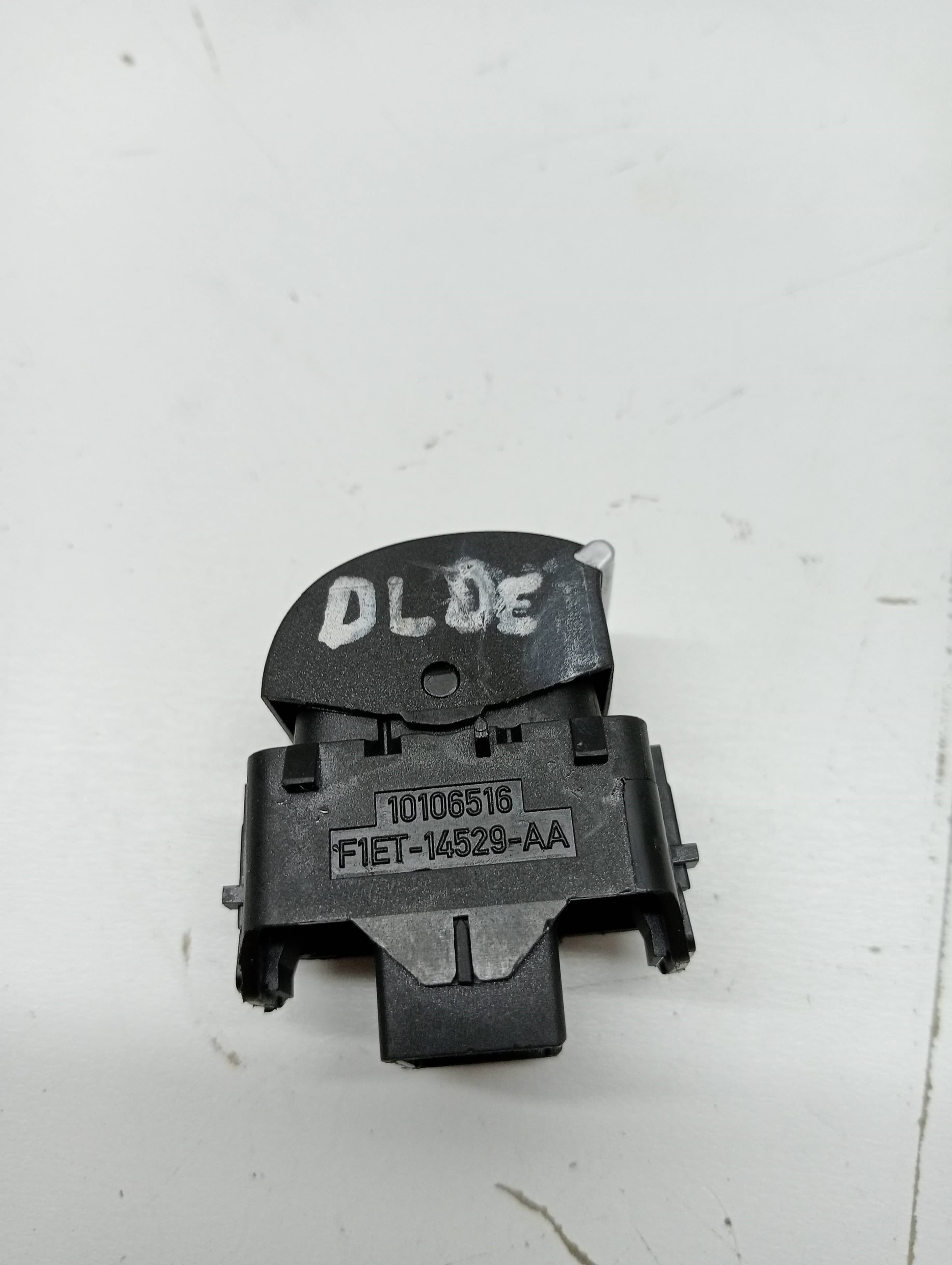 Mando elevalunas delantero derecho FORD FOCUS LIM 3