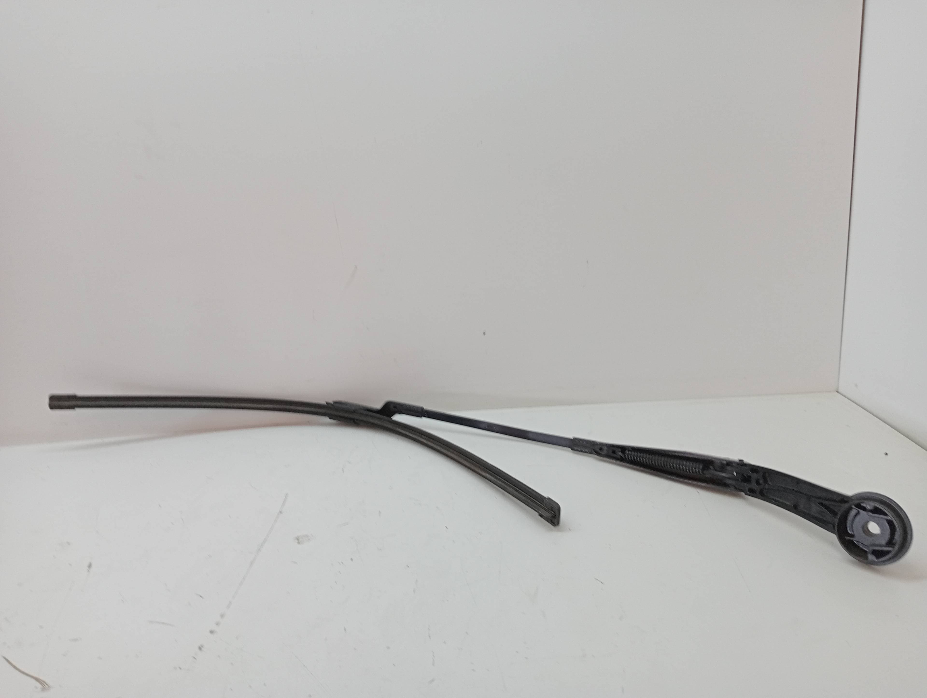 Brazo limpia delantero derecho FORD FOCUS LIM 3