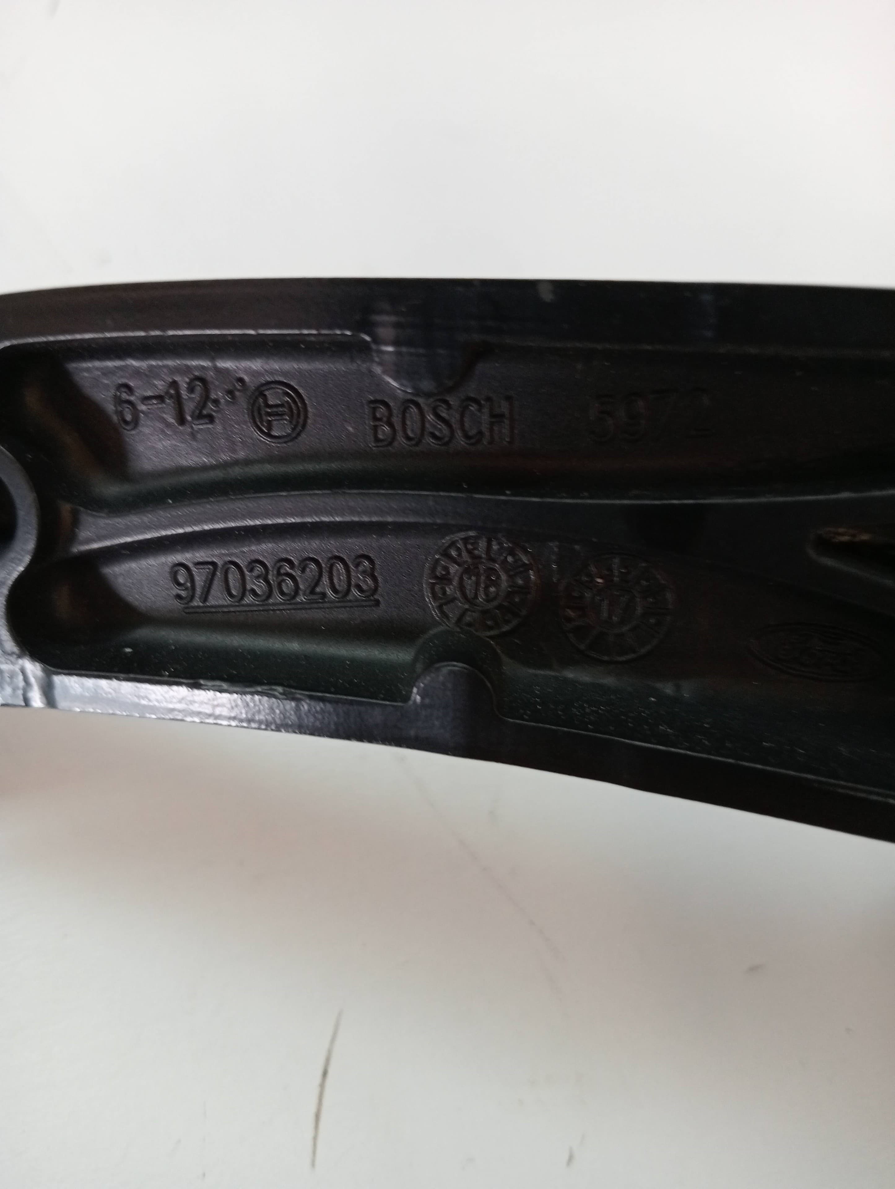 Brazo limpia delantero derecho FORD FOCUS LIM 2