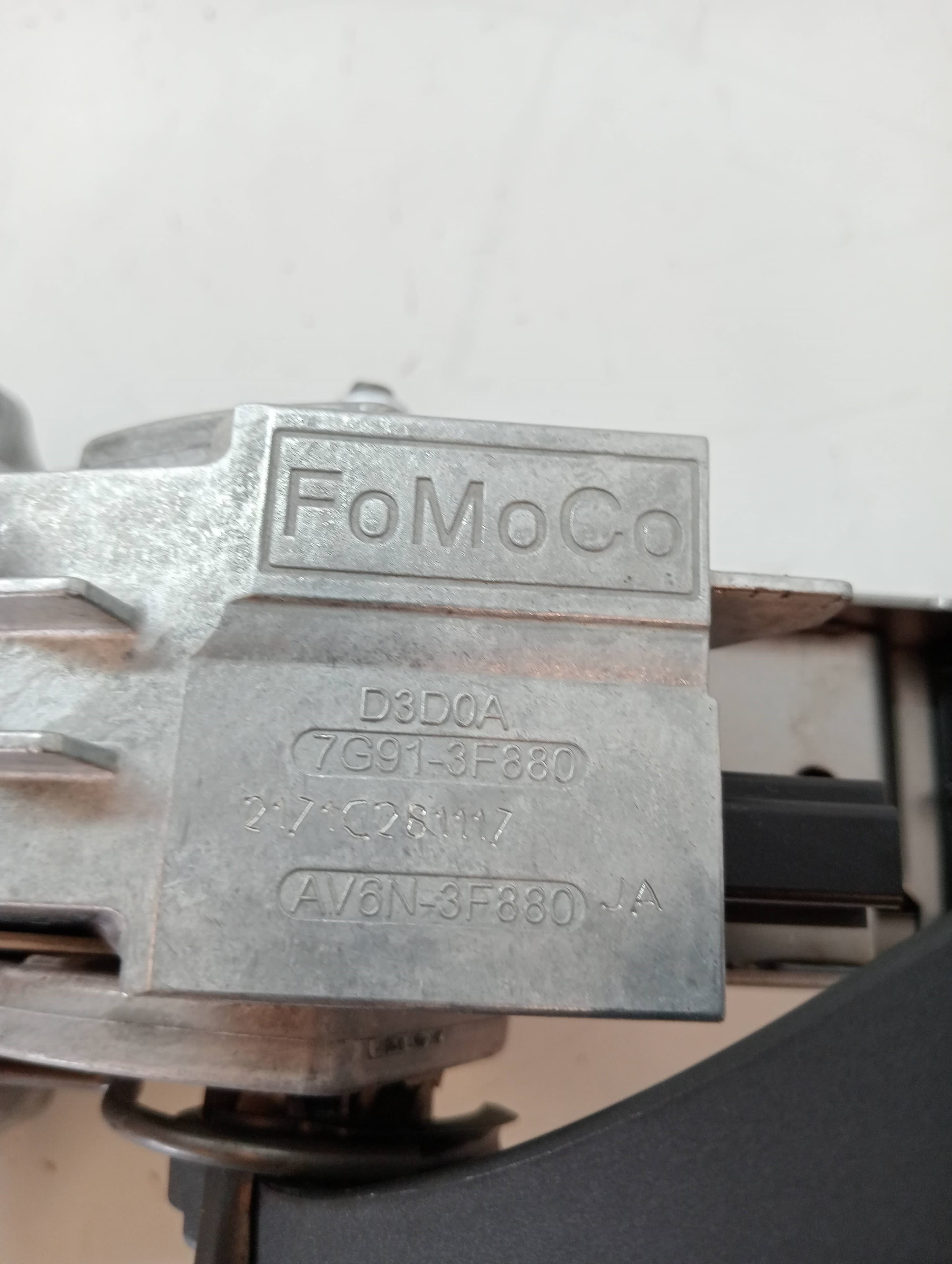 Columna direccion FORD FOCUS LIM 2