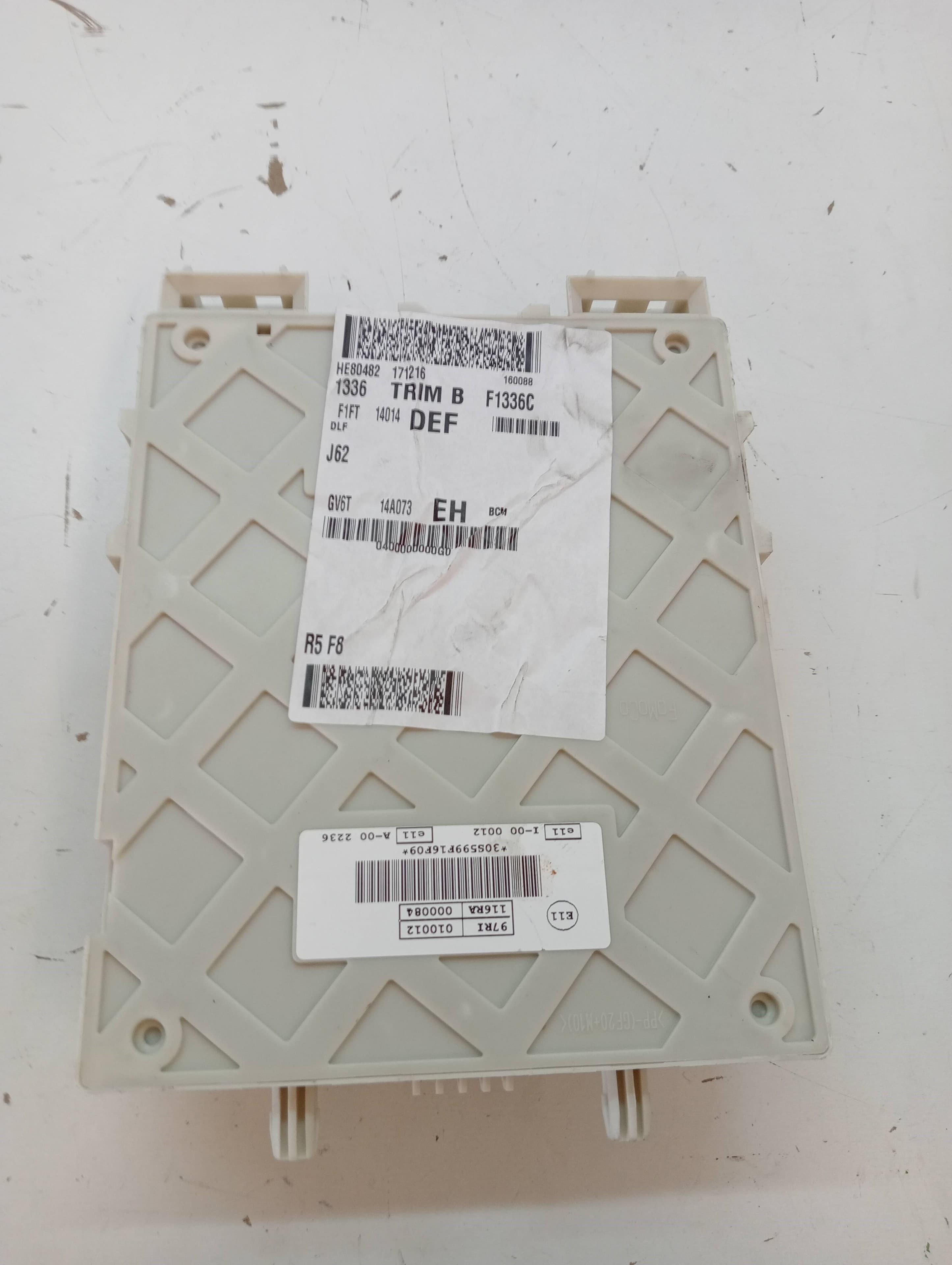 Caja reles / fusibles FORD FOCUS LIM 3