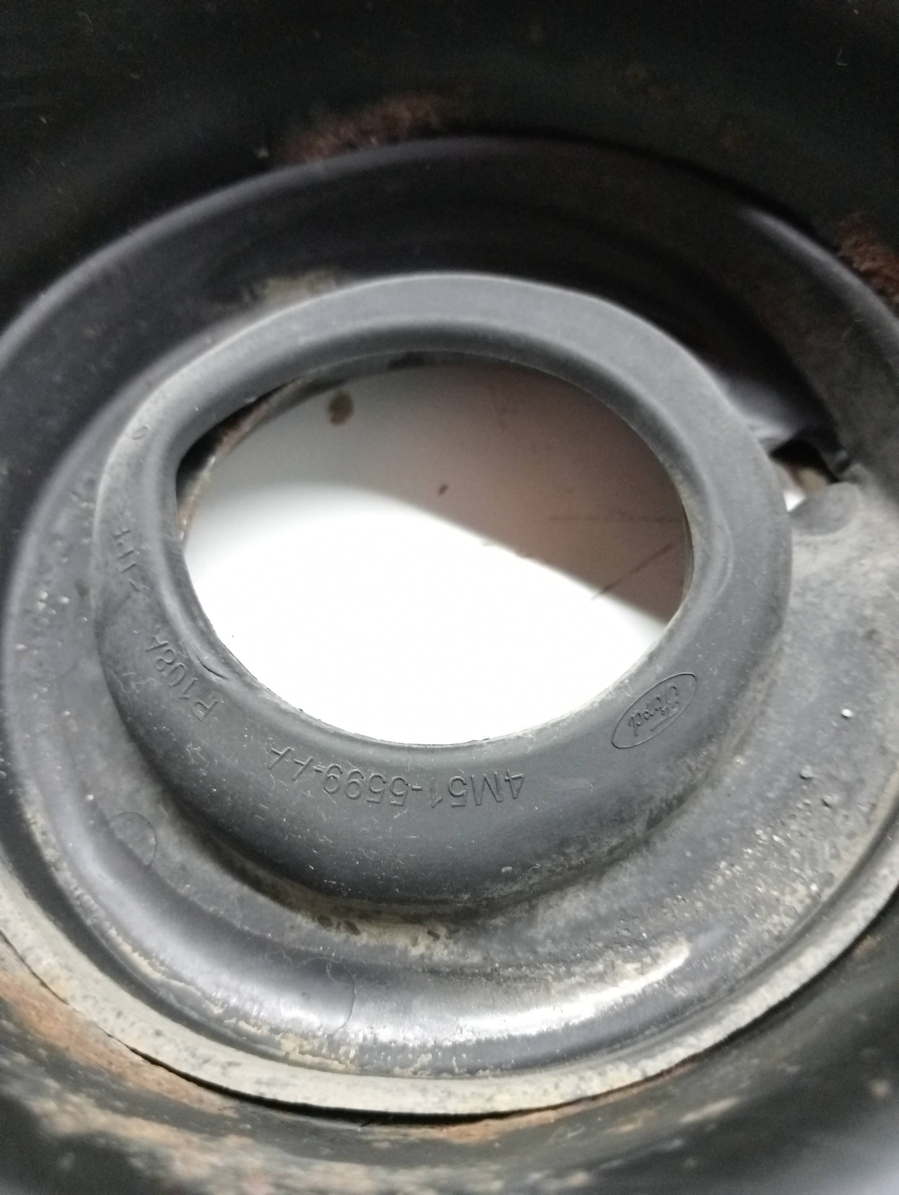 Brazo suspension inferior trasero izquierdo FORD FOCUS LIM 2