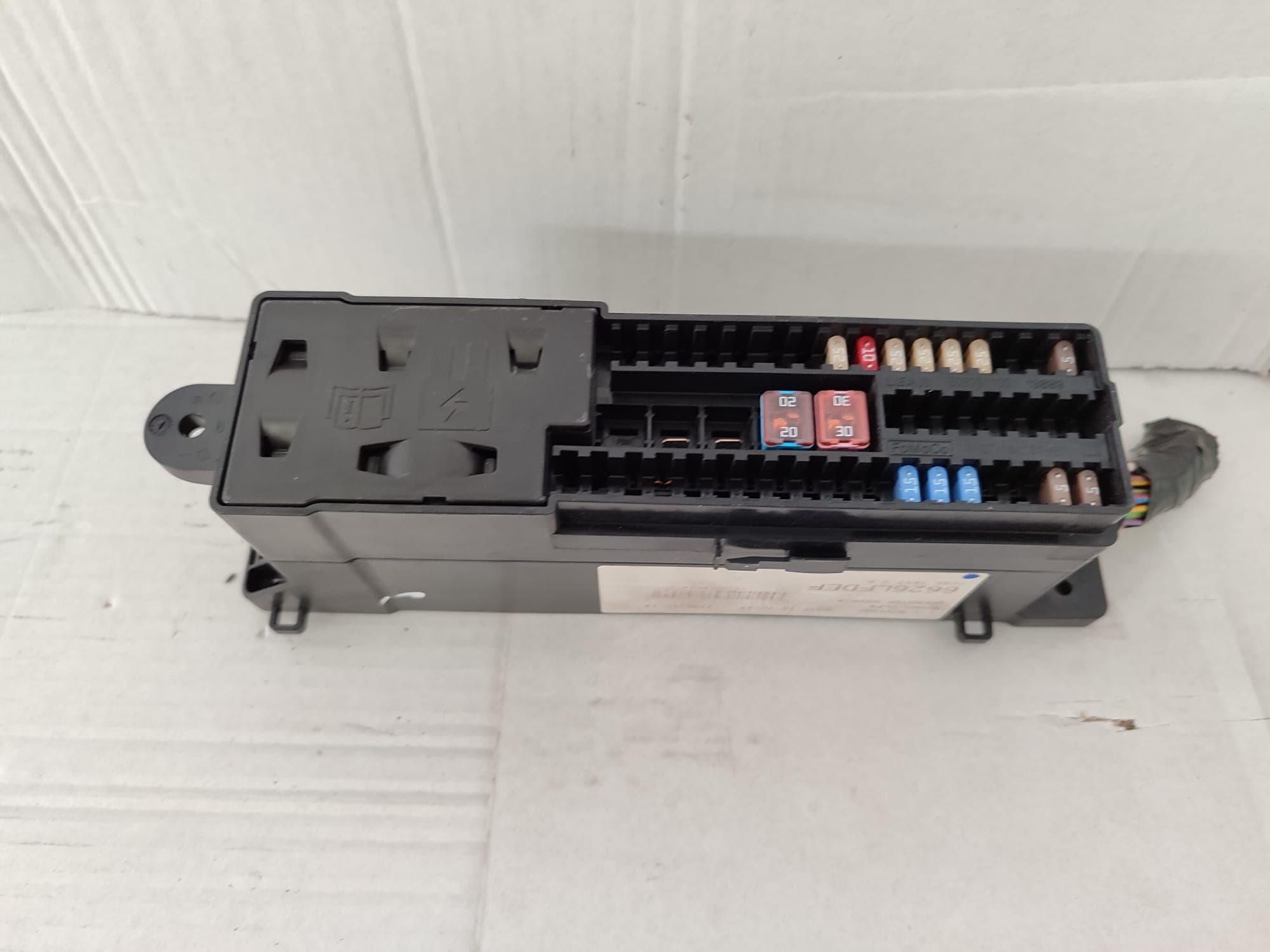 Caja reles / fusibles FORD FOCUS LIM