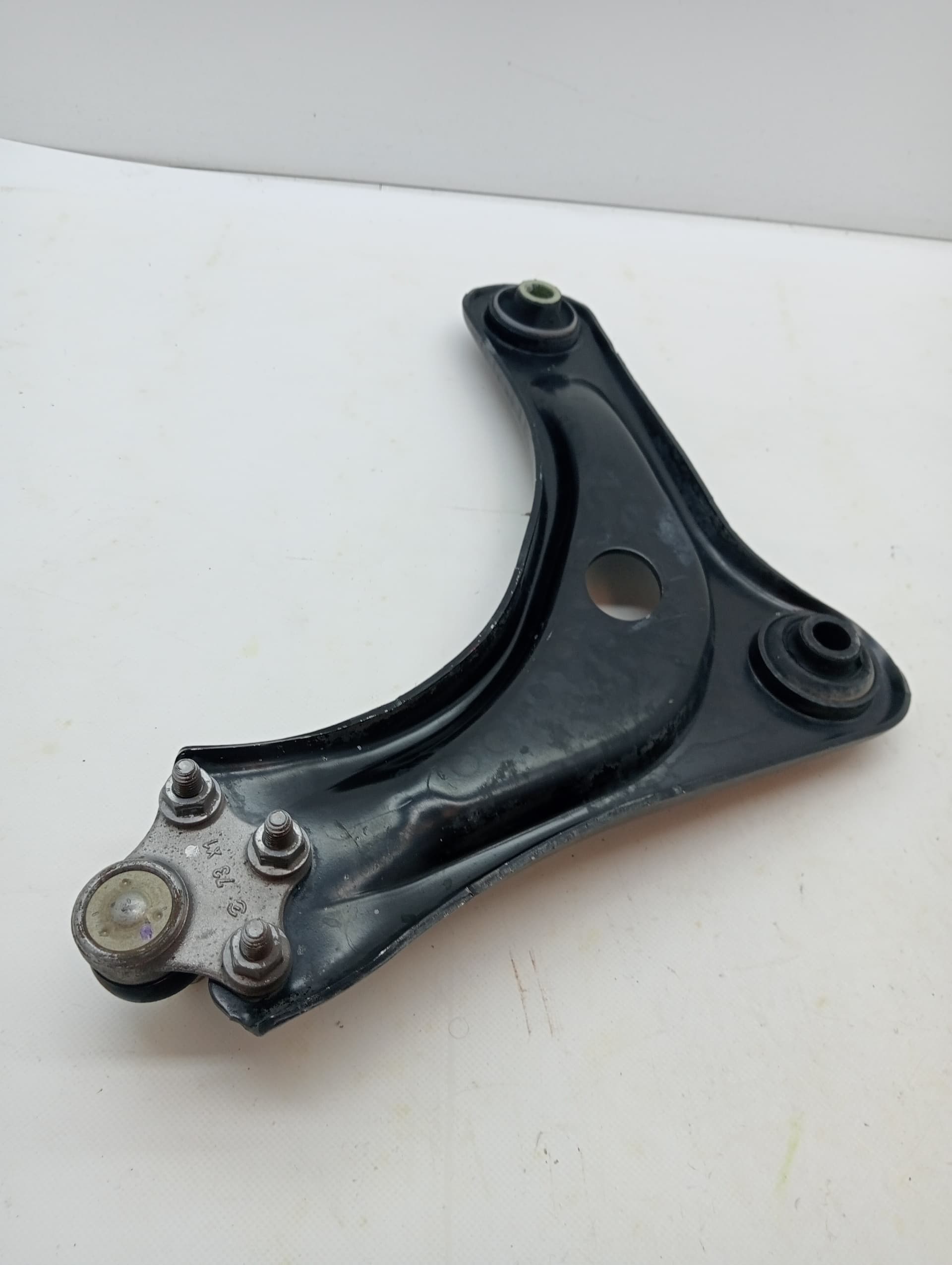Brazo suspension inferior delantero izquierdo CITROEN C4 CACTUS 2